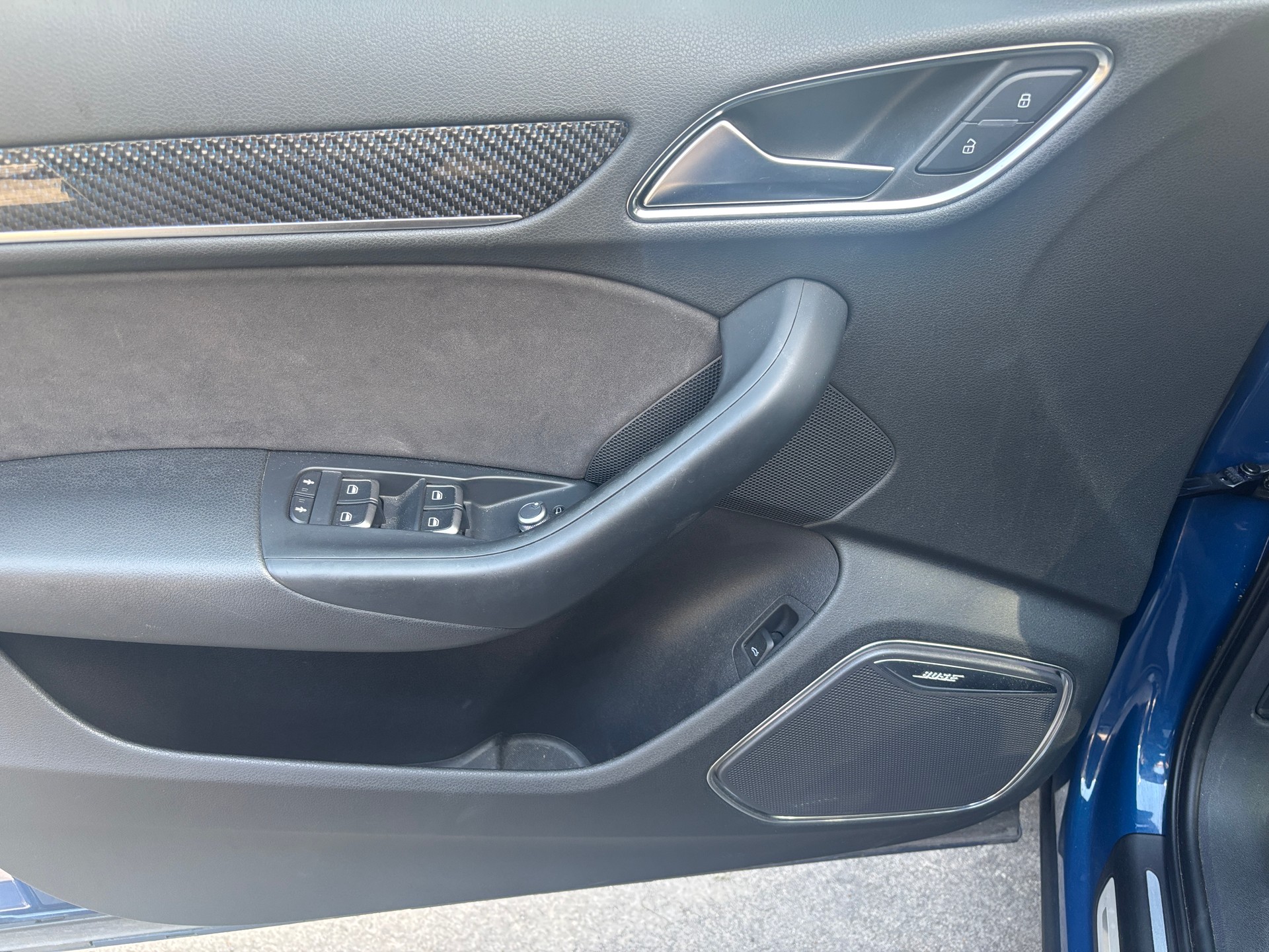AUDI RS Q3 2.5 TFSI performance quattro S-tronic-image-8