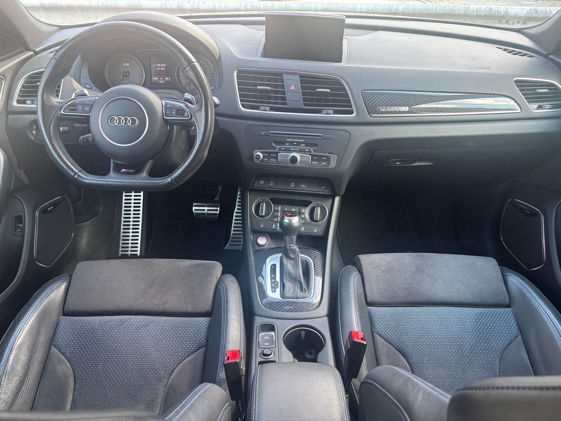 AUDI RS Q3 2.5 TFSI performance quattro S-tronic-image-7