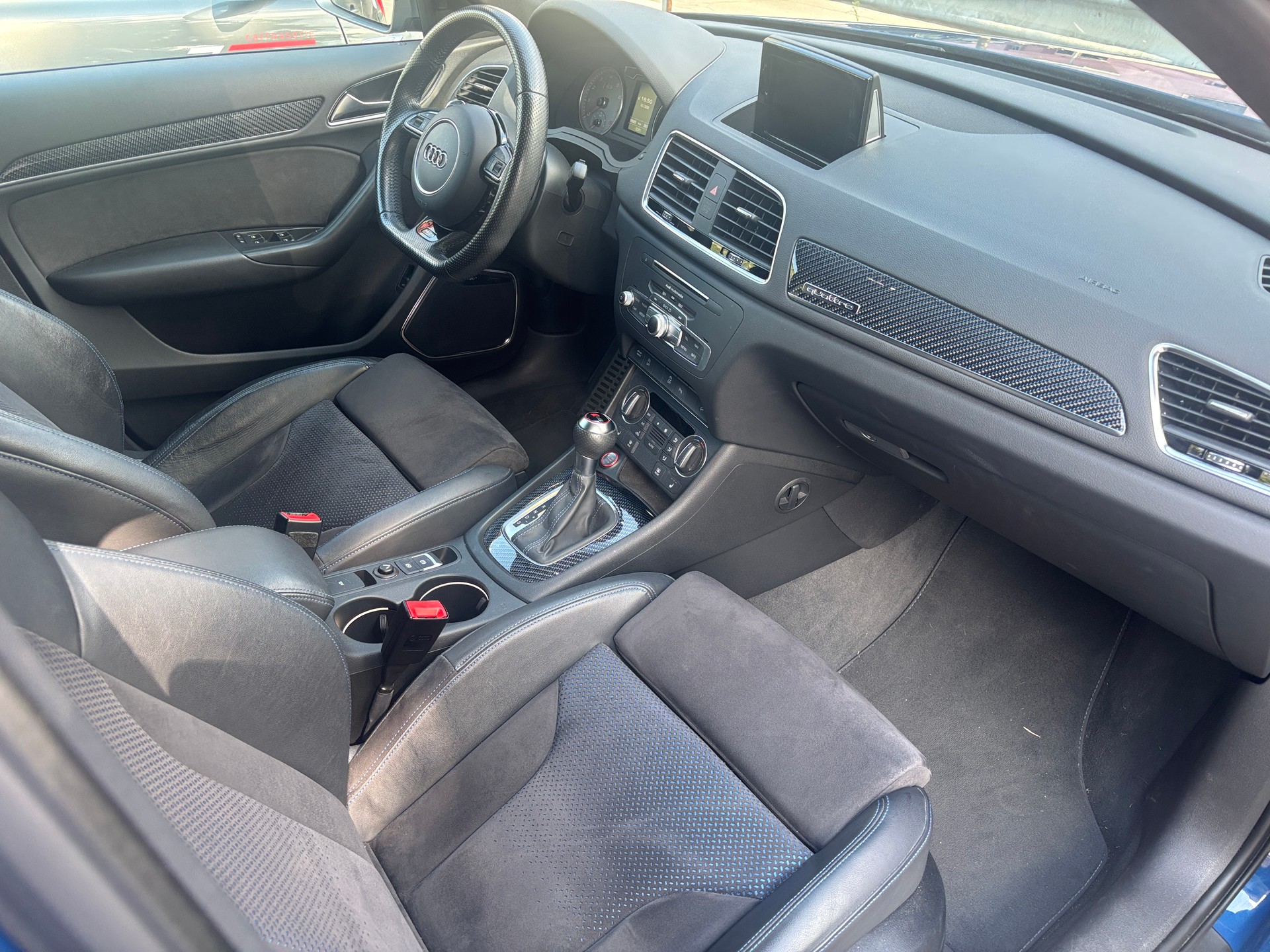 AUDI RS Q3 2.5 TFSI performance quattro S-tronic-image-5