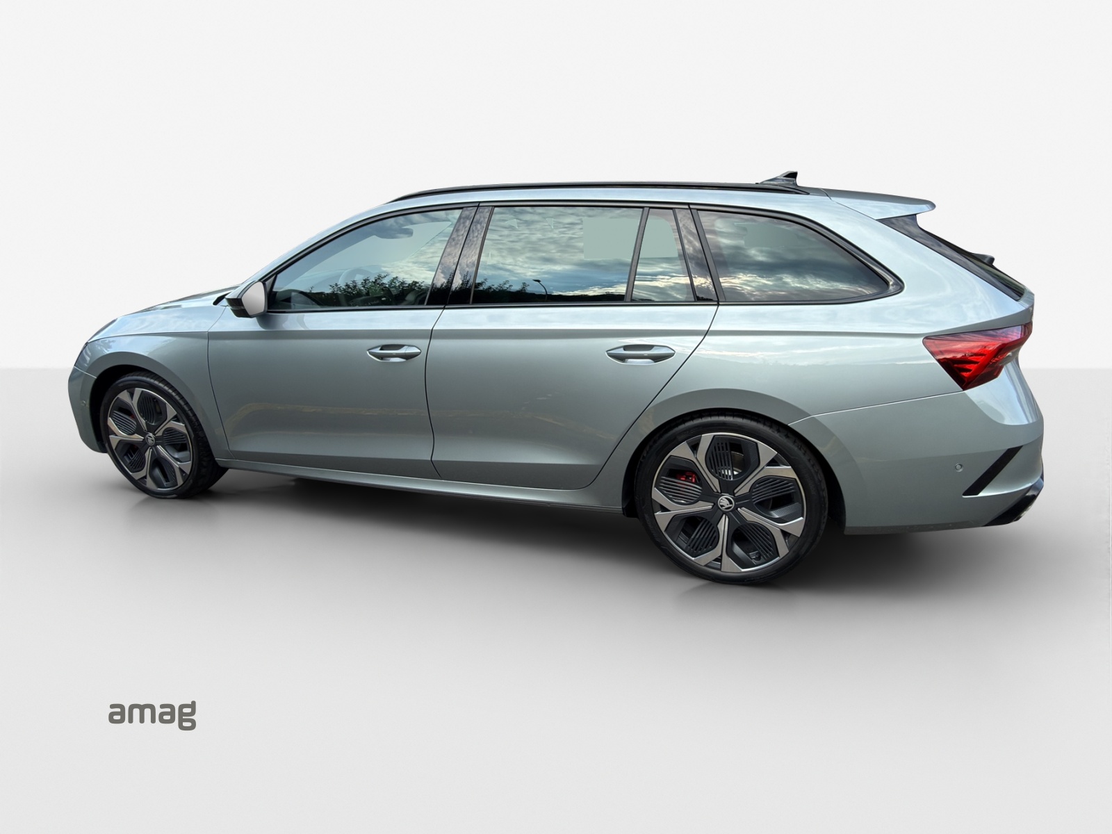 SKODA Octavia Combi 2.0 TSI DSG RS 30 Years Edition-image-2
