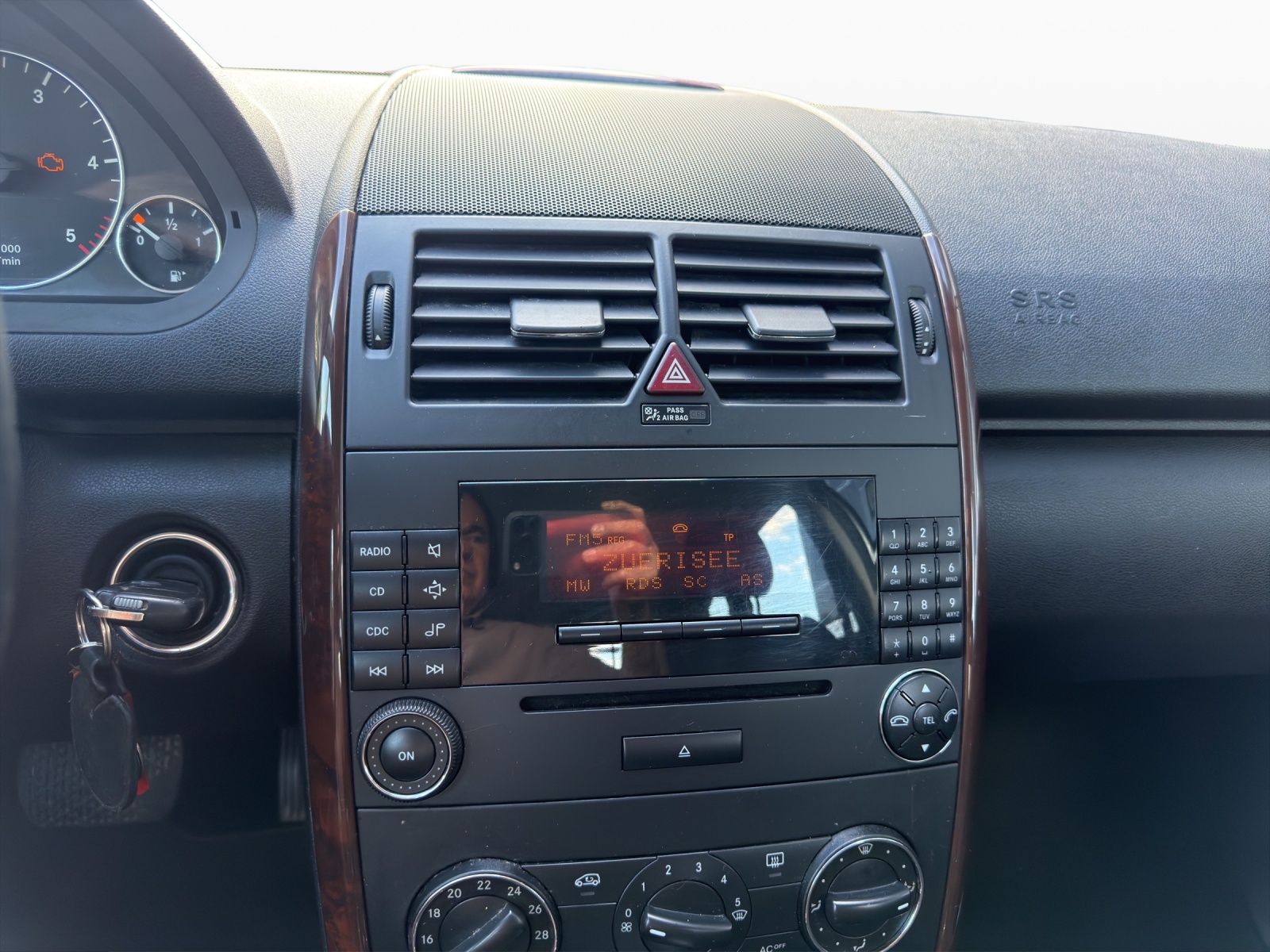 MERCEDES-BENZ A 180 CDI Elégance-image-12