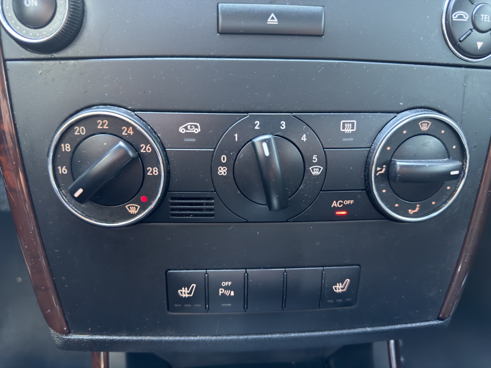 MERCEDES-BENZ A 180 CDI Elégance-image-21
