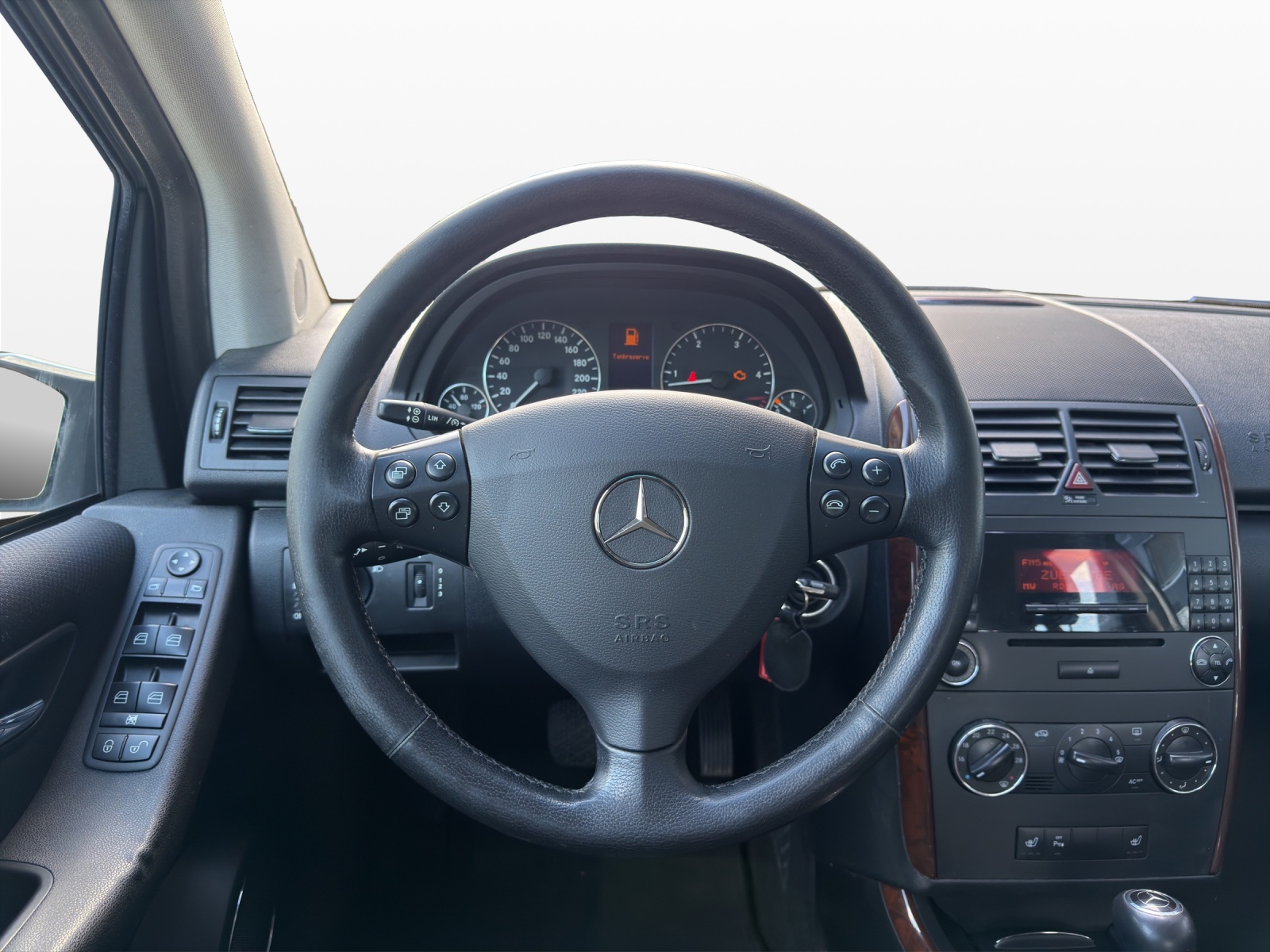 MERCEDES-BENZ A 180 CDI Elégance-image-10