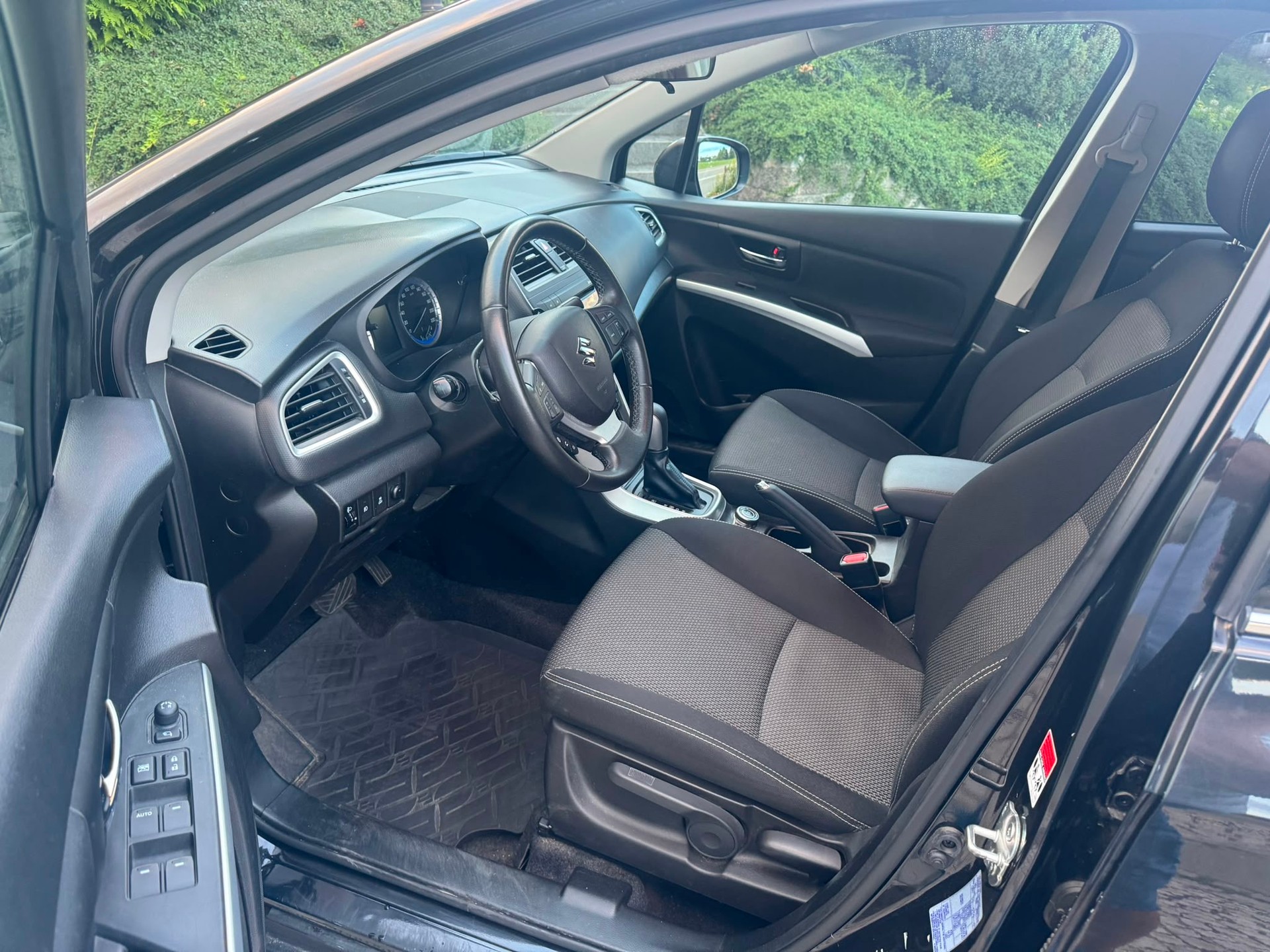 SUZUKI SX4 S-Cross 1.6 16V Compact+ 4WD CVT7-image-9