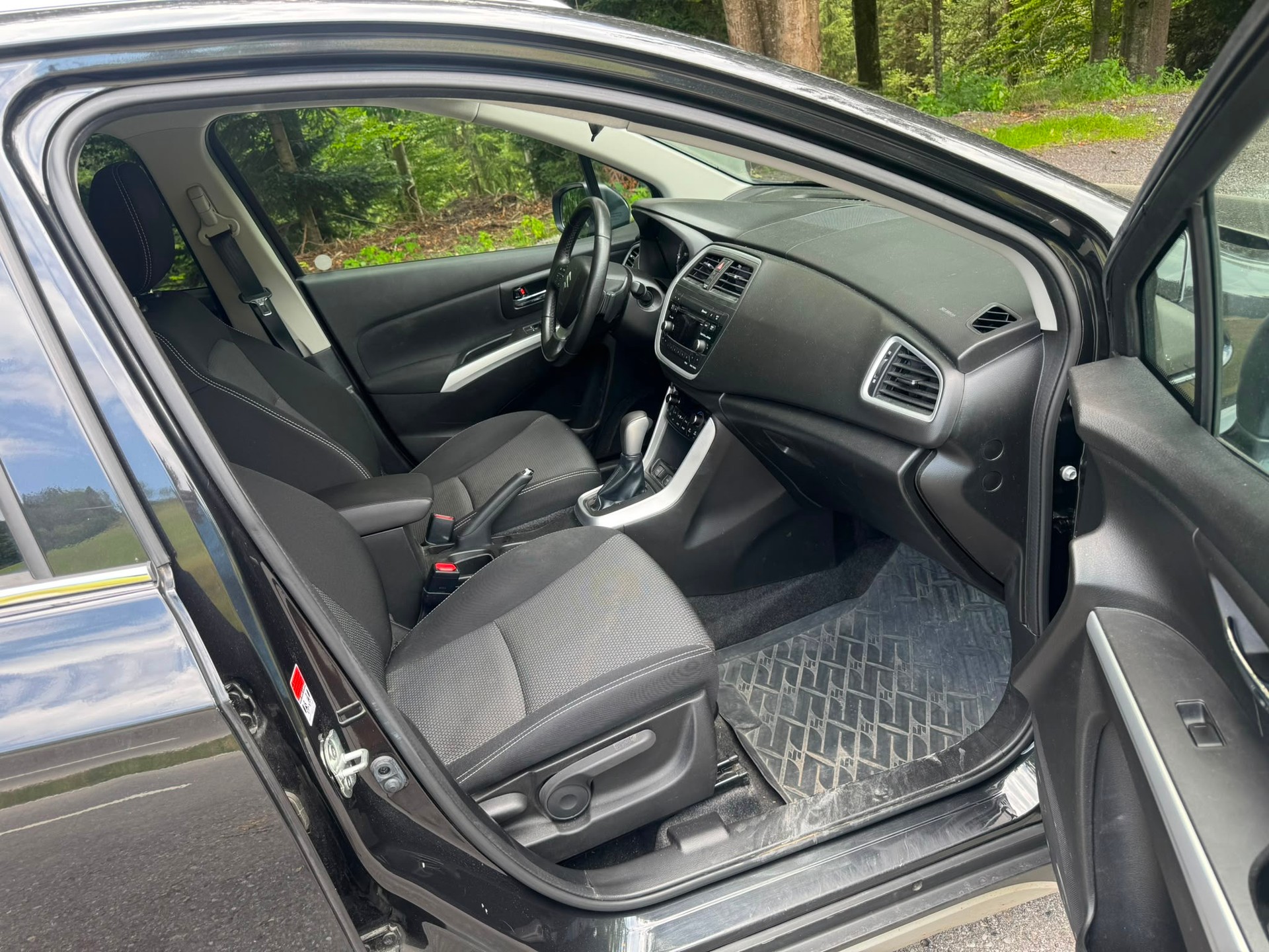 SUZUKI SX4 S-Cross 1.6 16V Compact+ 4WD CVT7-image-12