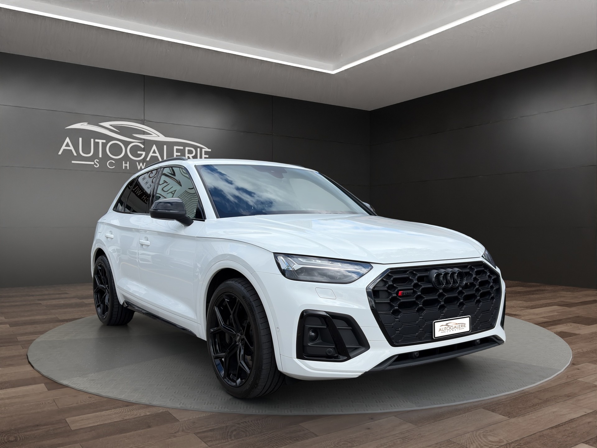 AUDI SQ5 TDI quattro | CH Fzg. | Gratis Service | 21" | Matrix LED | MMI Navi Plus Touch | Head Up | AHK |-image-6