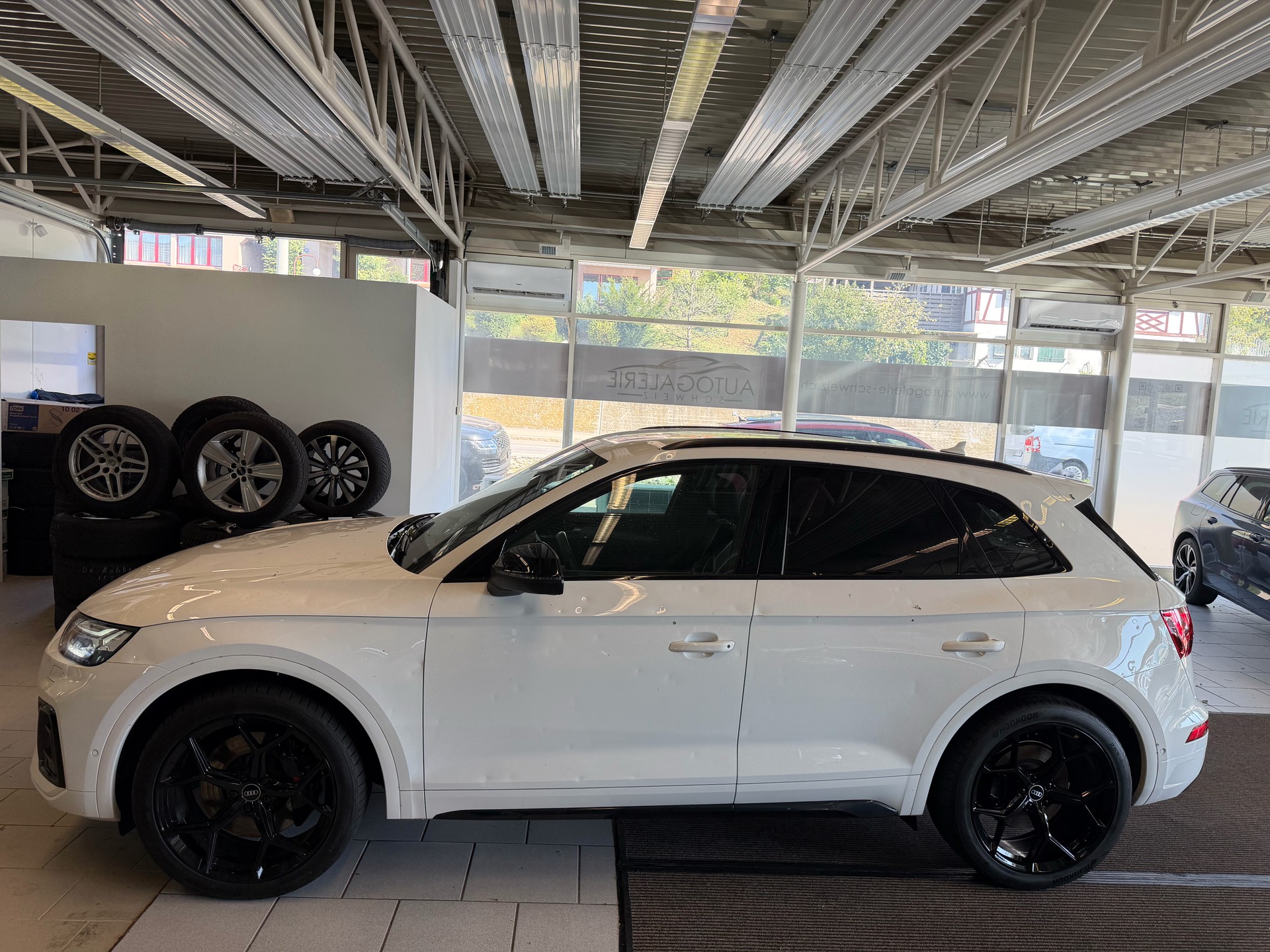 AUDI SQ5 TDI quattro | CH Fzg. | Gratis Service | 21" | Matrix LED | MMI Navi Plus Touch | Head Up | AHK | HAGEL |-showroom-element-2