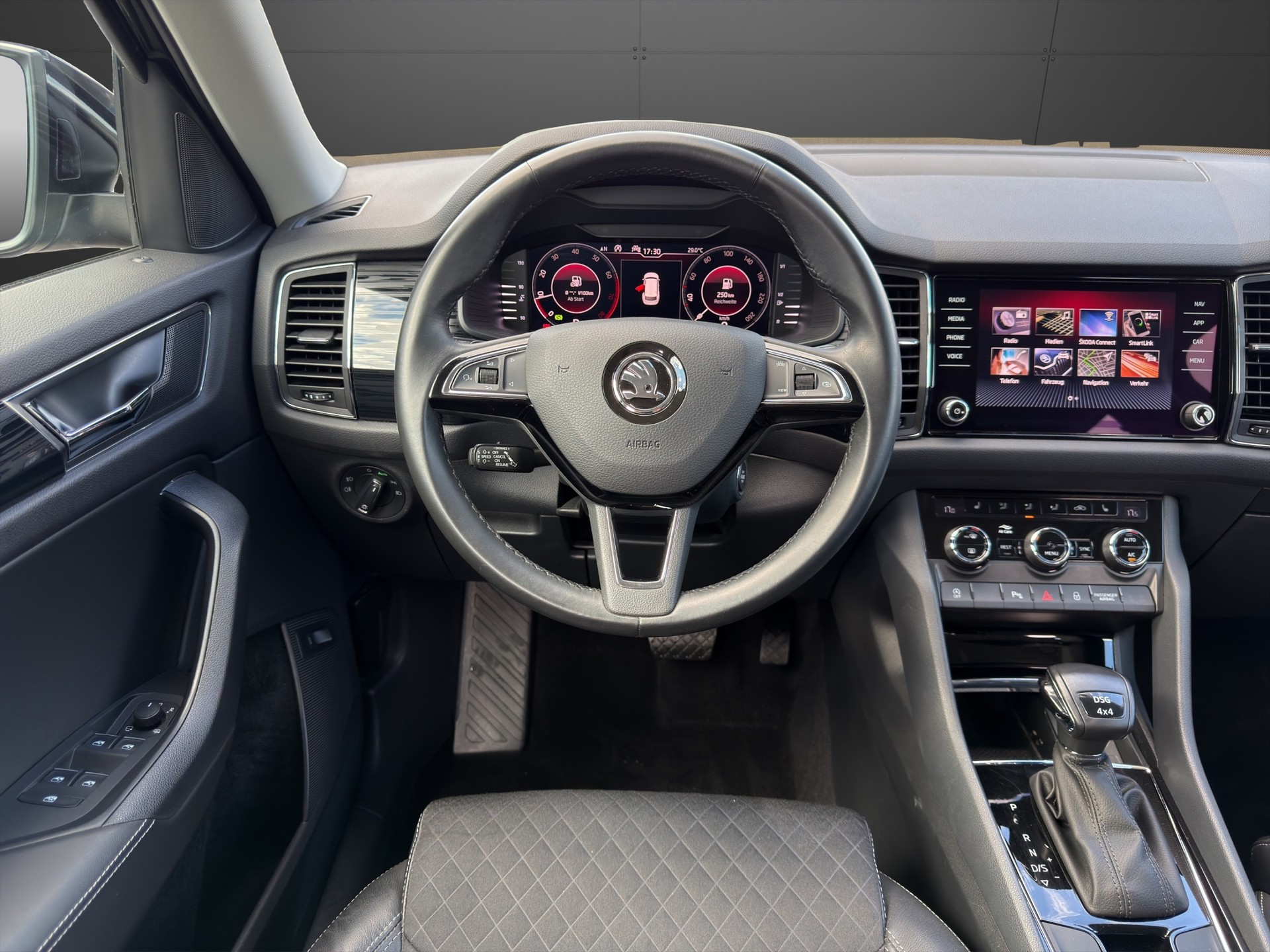 SKODA Kodiaq 2.0 TSI 4x4 Style-image-24