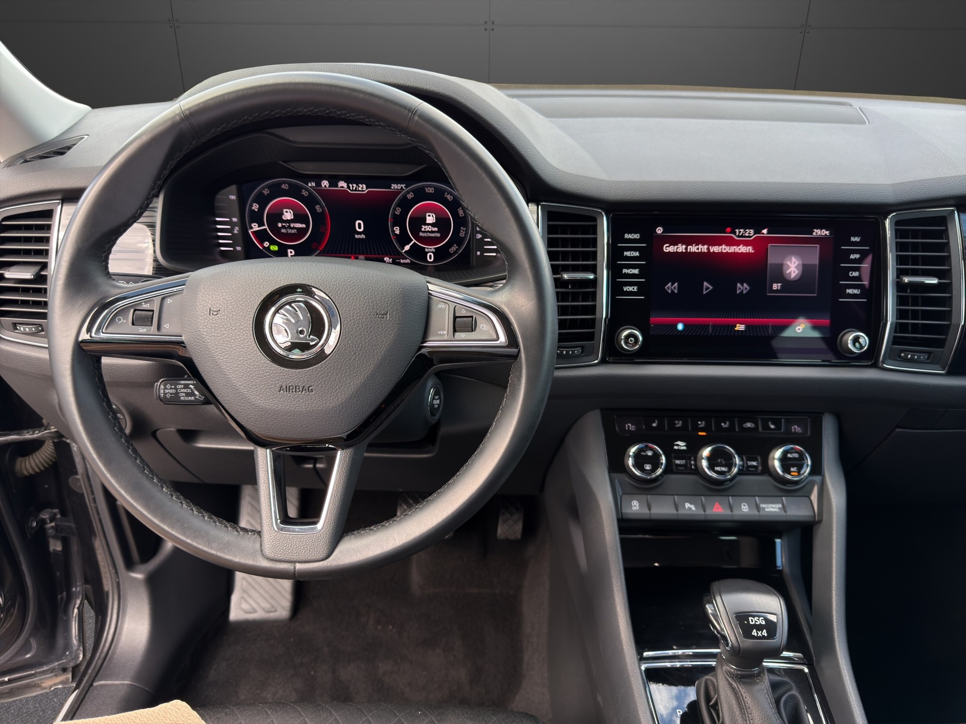 SKODA Kodiaq 2.0 TSI 4x4 Style-image-12