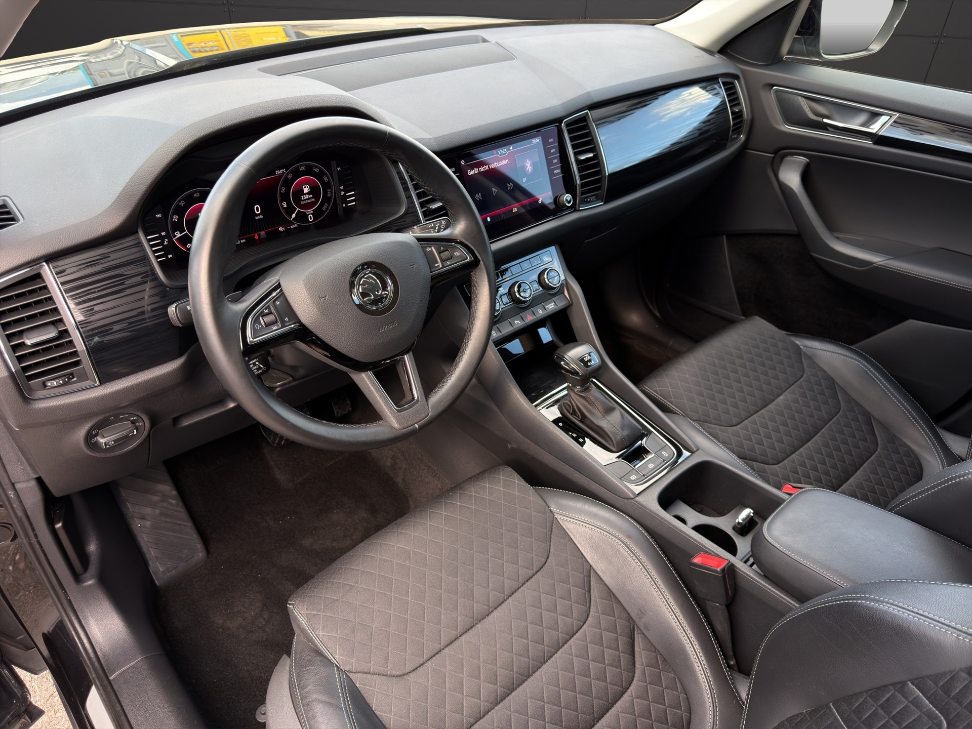 SKODA Kodiaq 2.0 TSI 4x4 Style-image-9