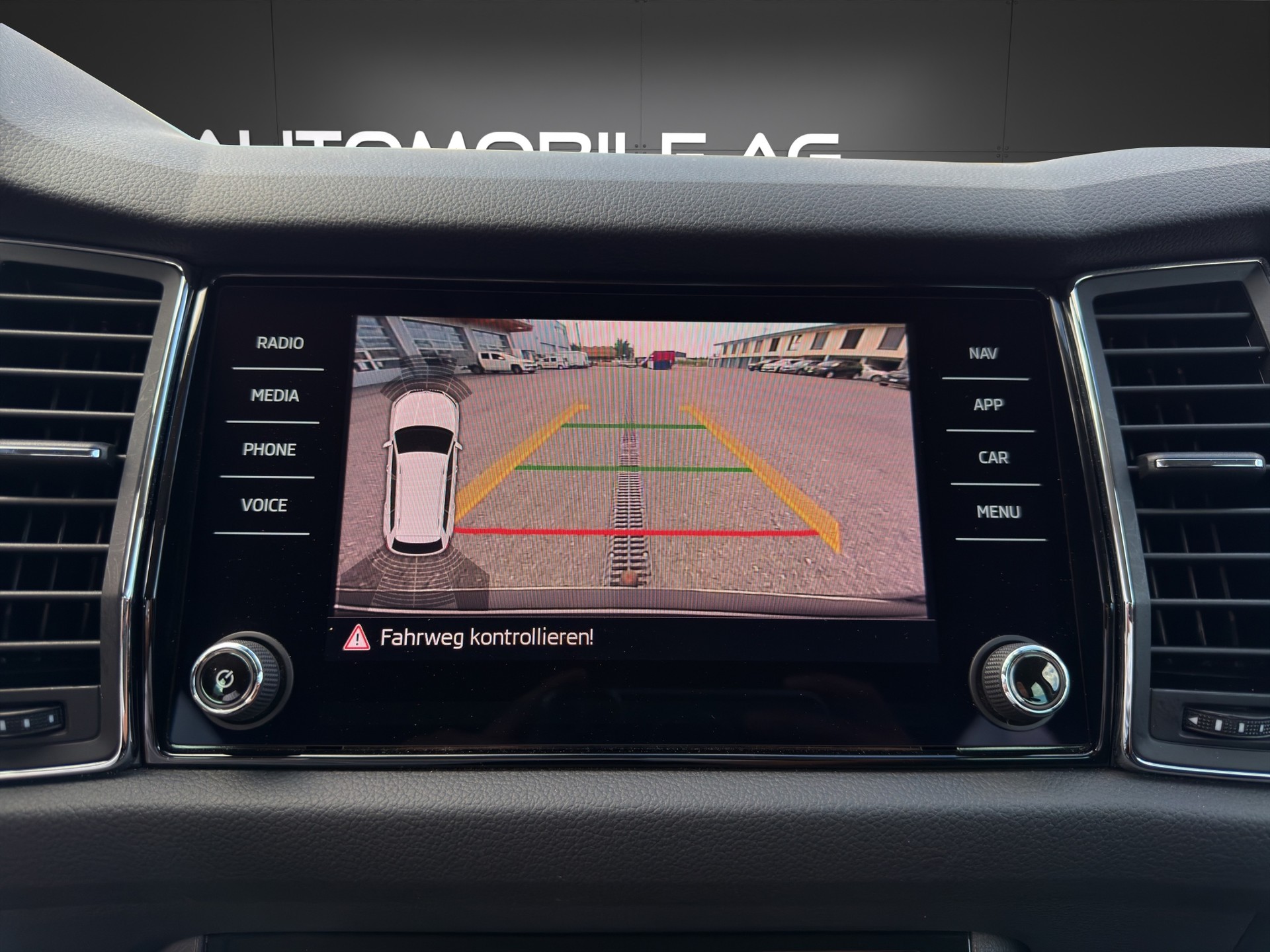 SKODA Kodiaq 2.0 TSI 4x4 Style-image-17