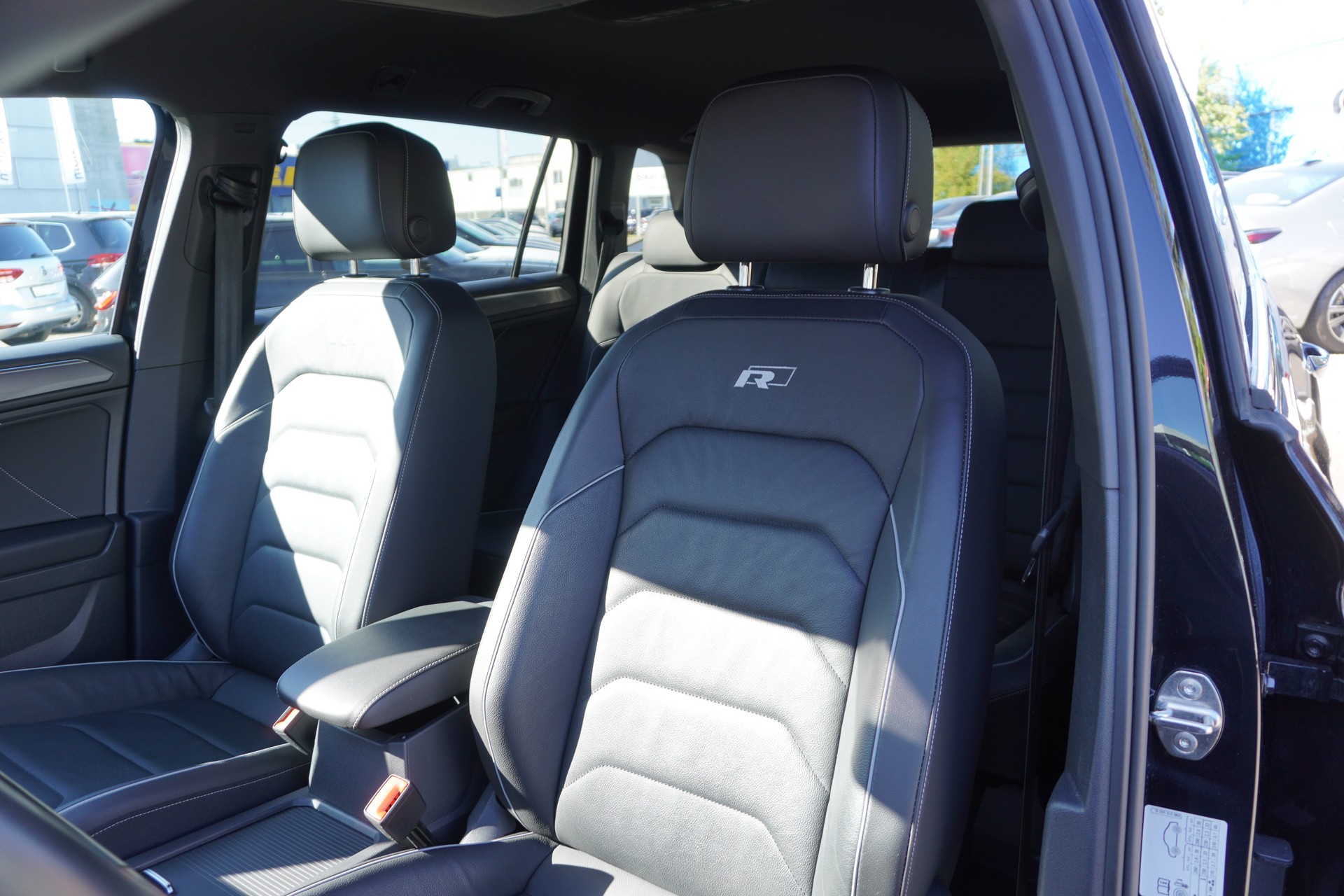 VW Tiguan Allspace 2.0 TDI SCR Highline 4Motion DSG R-LINE!!!-image-16