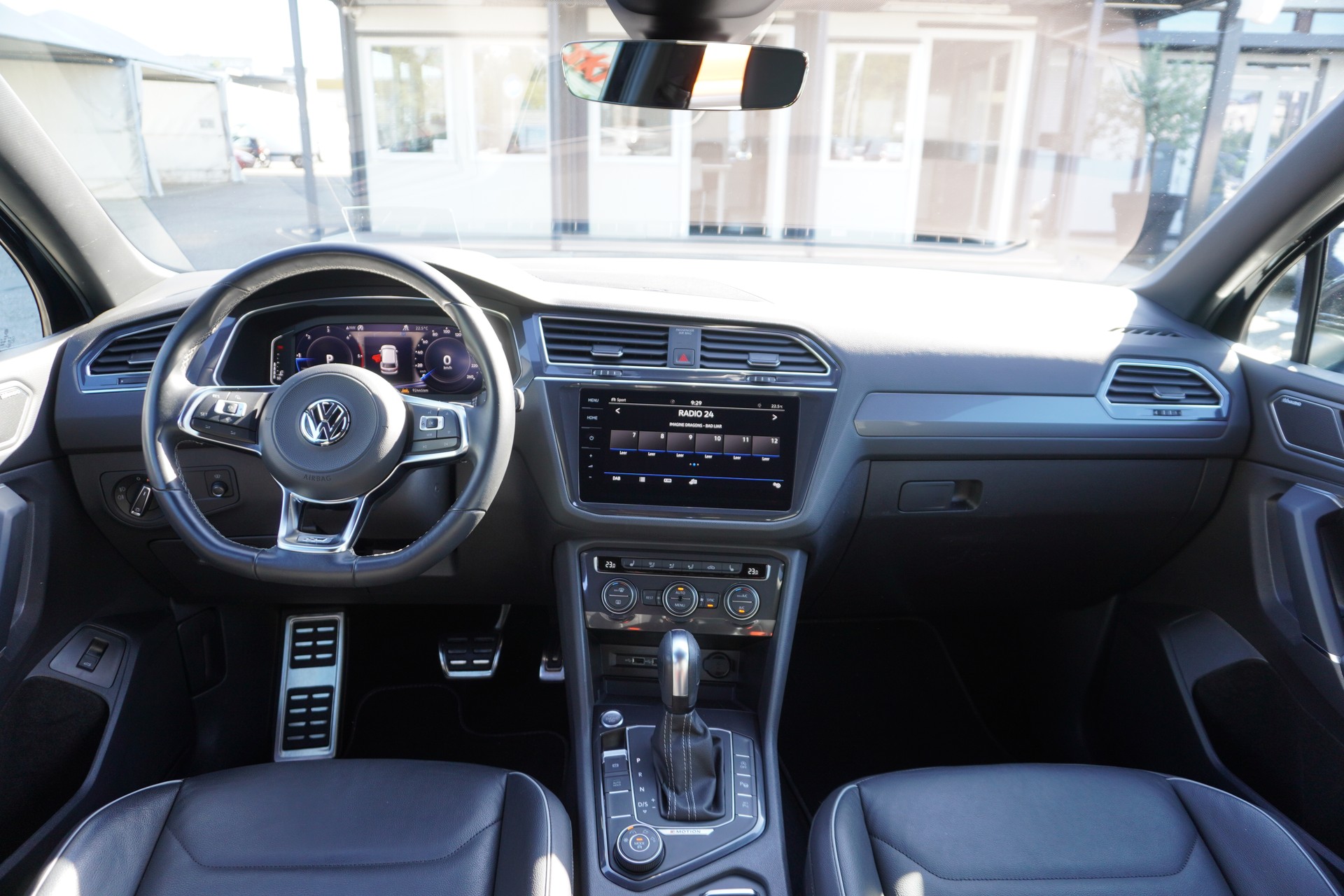 VW Tiguan Allspace 2.0 TDI SCR Highline 4Motion DSG R-LINE!!!-image-24
