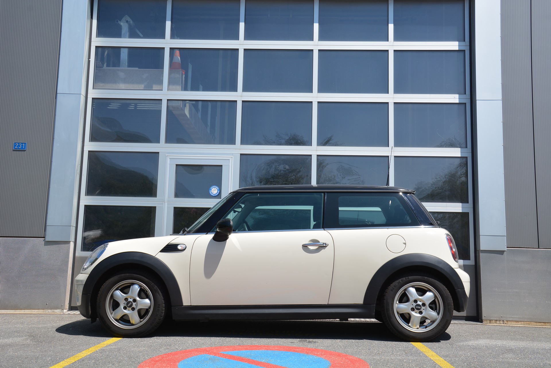 MINI Cooper-image-2