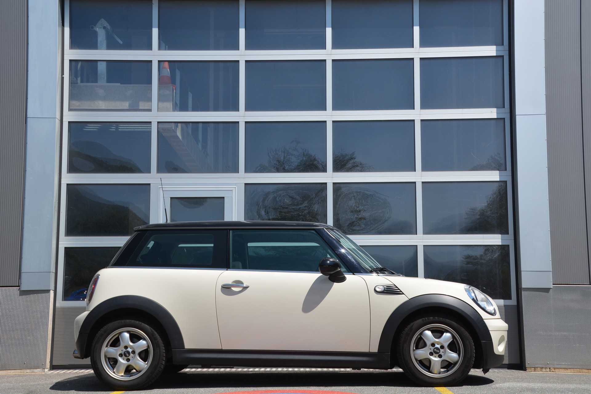 MINI Cooper-image-3