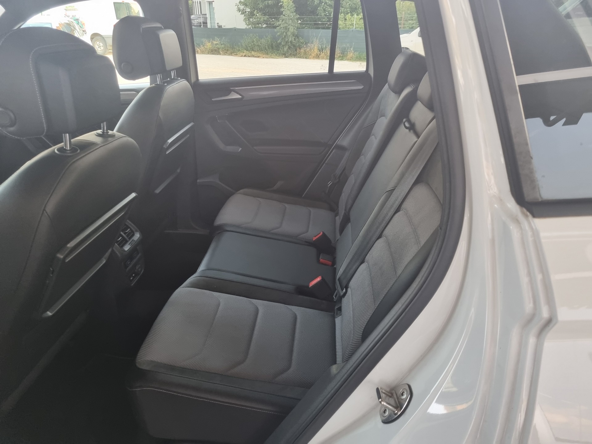 VW Tiguan 2.0 TDI SCR Highline 4Motion DSG-image-8