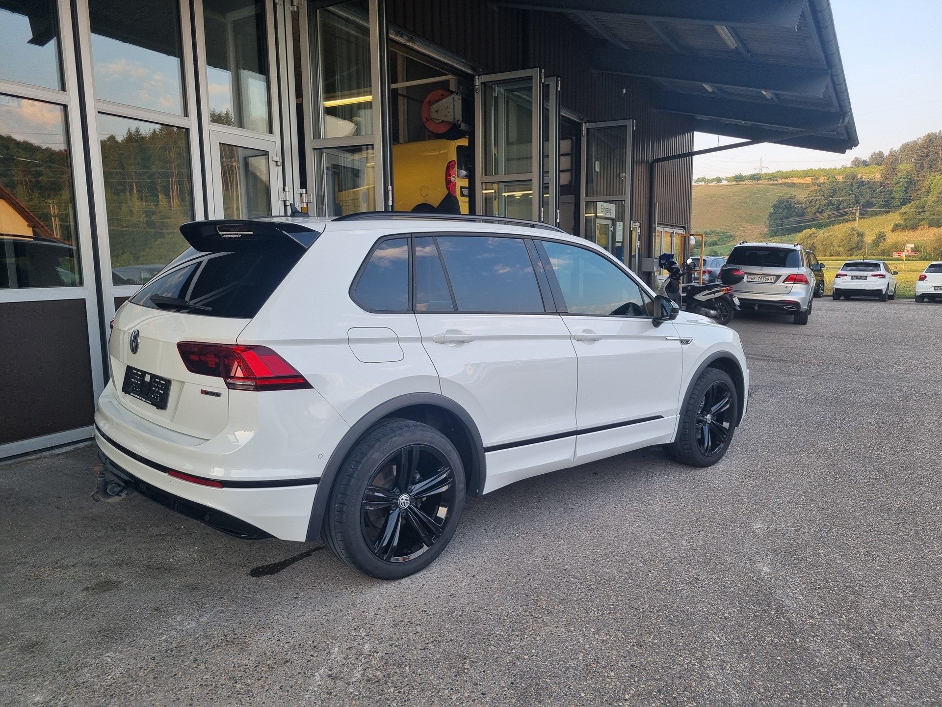 VW Tiguan 2.0 TDI SCR Highline 4Motion DSG-image-3