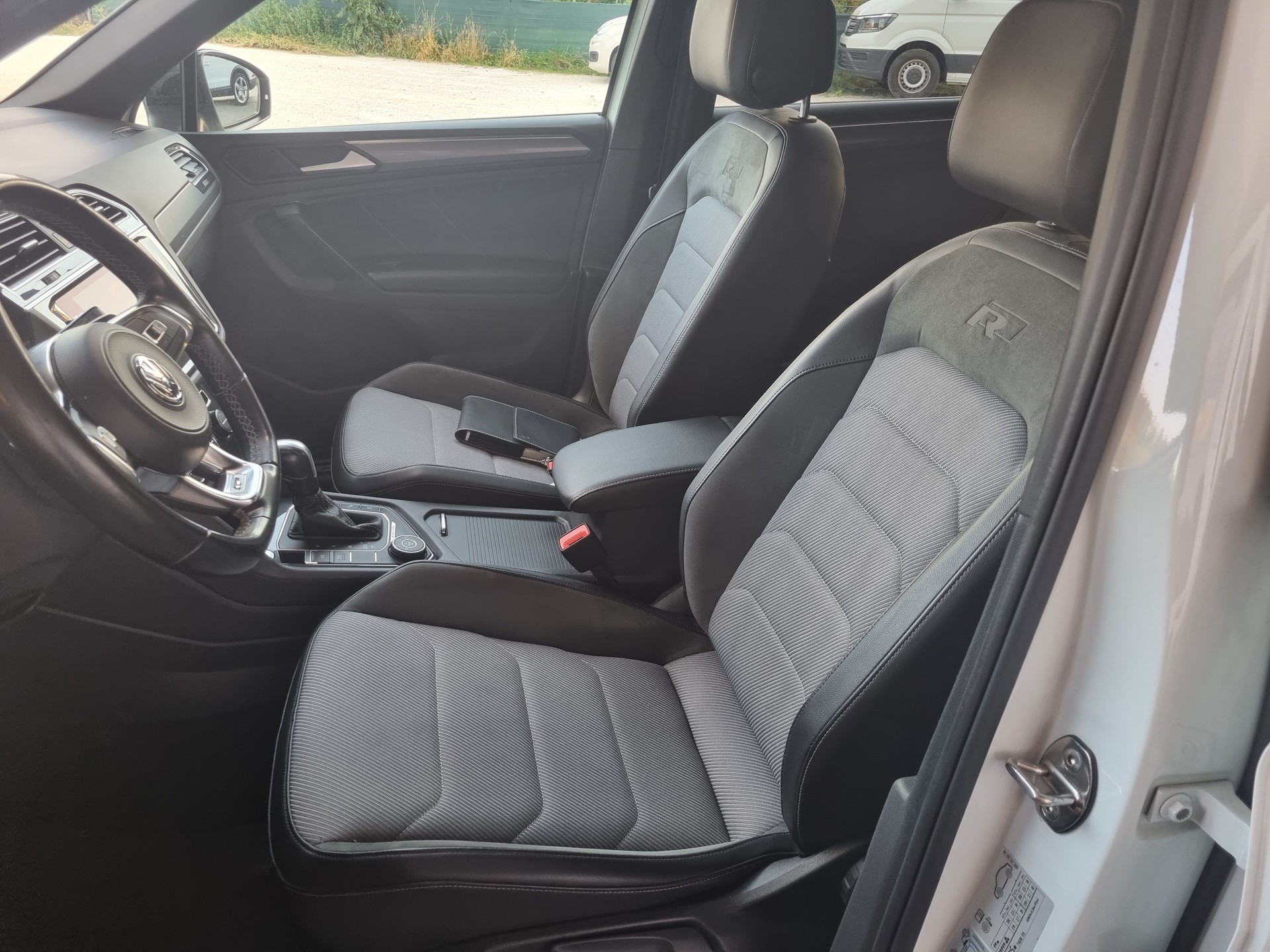 VW Tiguan 2.0 TDI SCR Highline 4Motion DSG-image-7