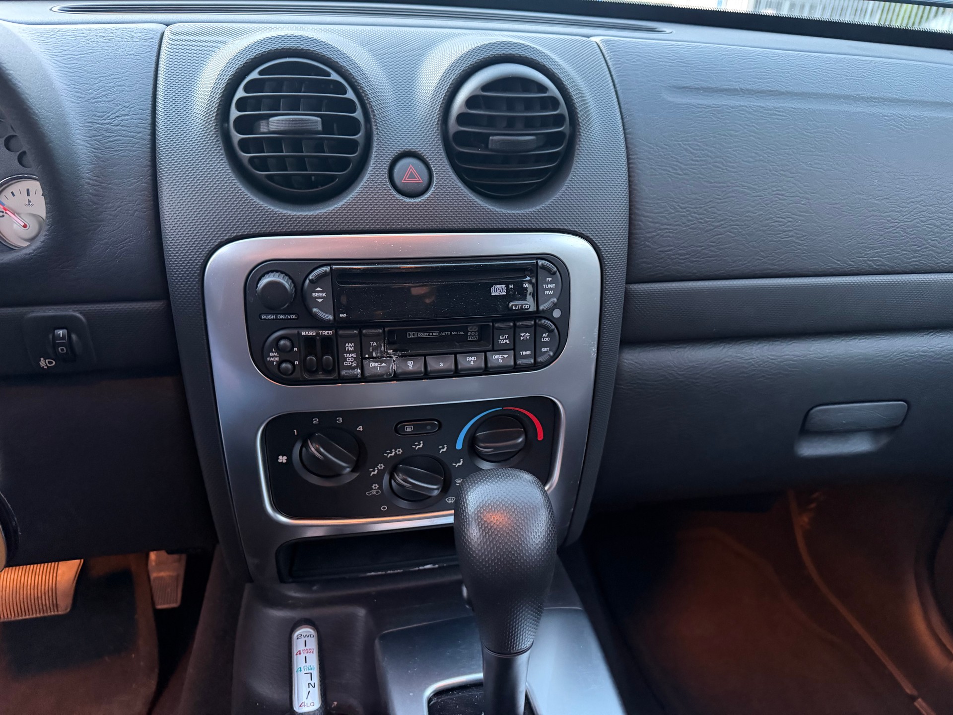 JEEP Cherokee 3.7 V6 Limited-image-12