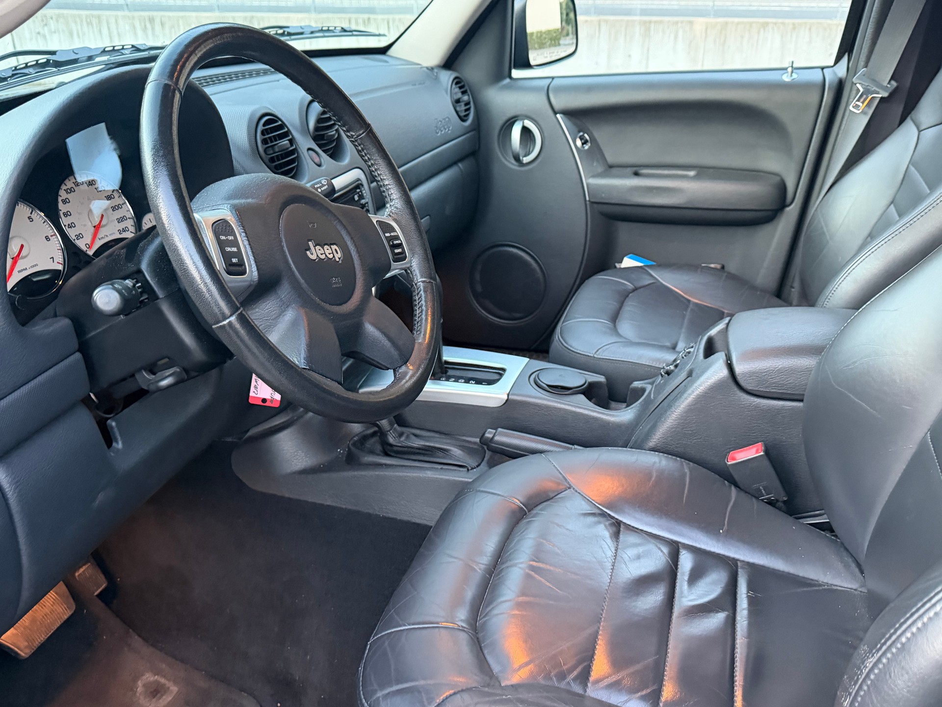 JEEP Cherokee 3.7 V6 Limited-image-9
