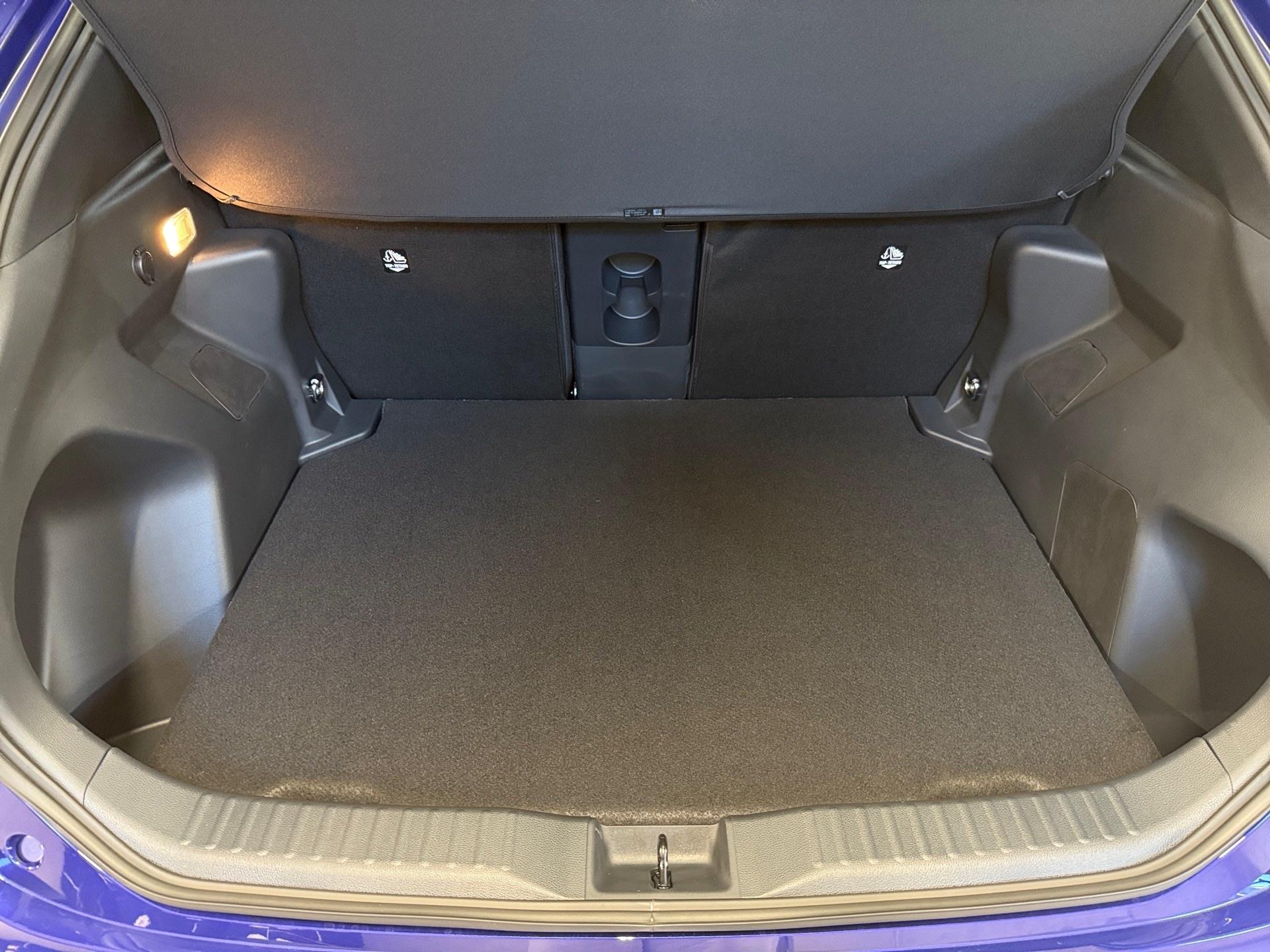 TOYOTA Yaris Cross 1.5 Premium AWDi e-CVT-image-14