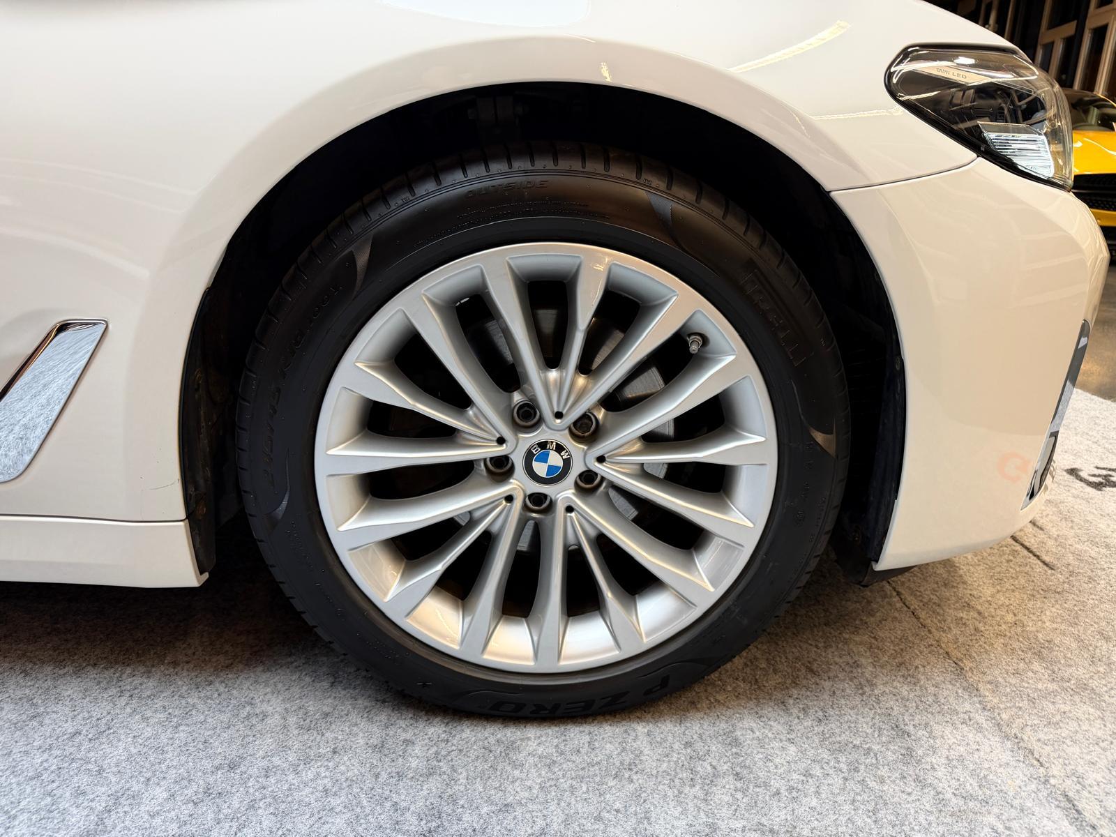 BMW 520d xDrive-image-10