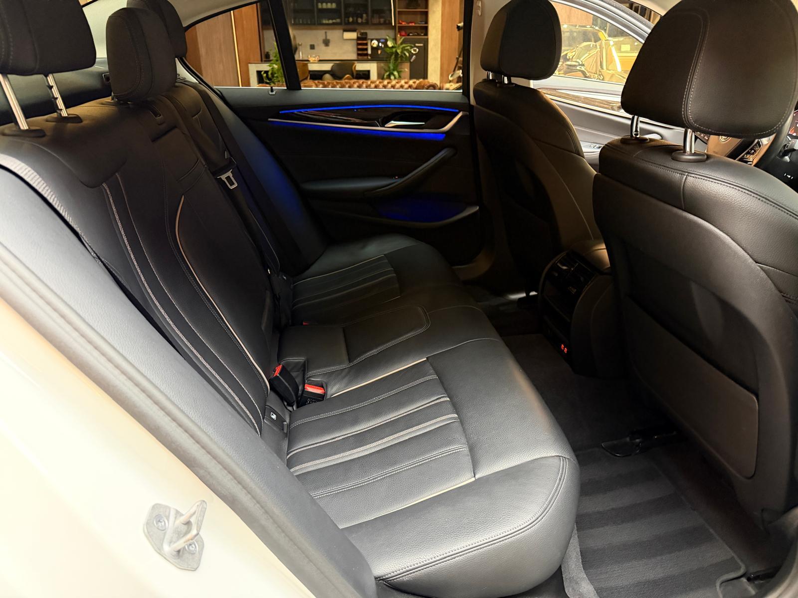 BMW 520d xDrive-image-17