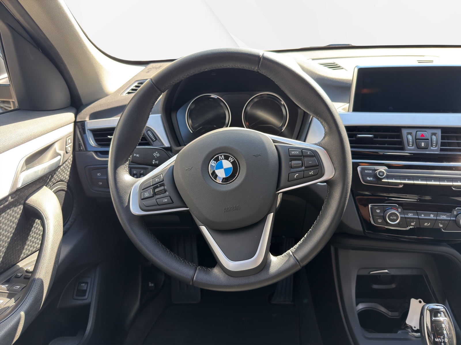 BMW X1 sDr 18i Essential DSK-image-13