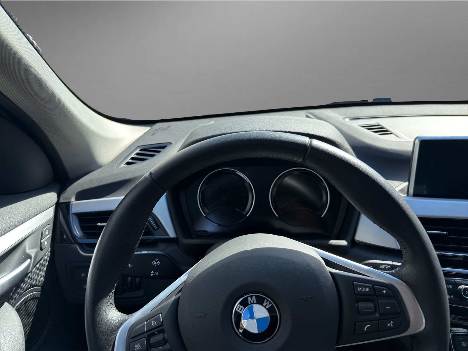 BMW X1 sDr 18i Essential DSK-image-14