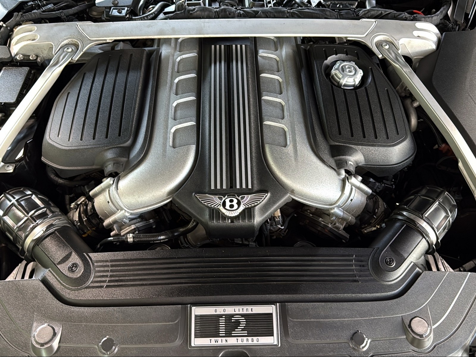 BENTLEY Continental GT 6.0 W12-image-10