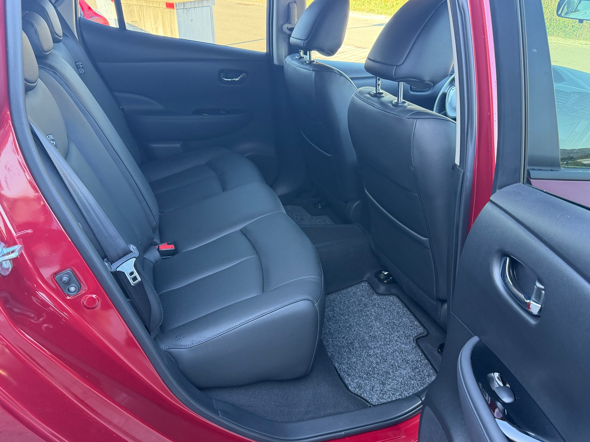 NISSAN Leaf tekna 24kWh (excl battery)-image-10