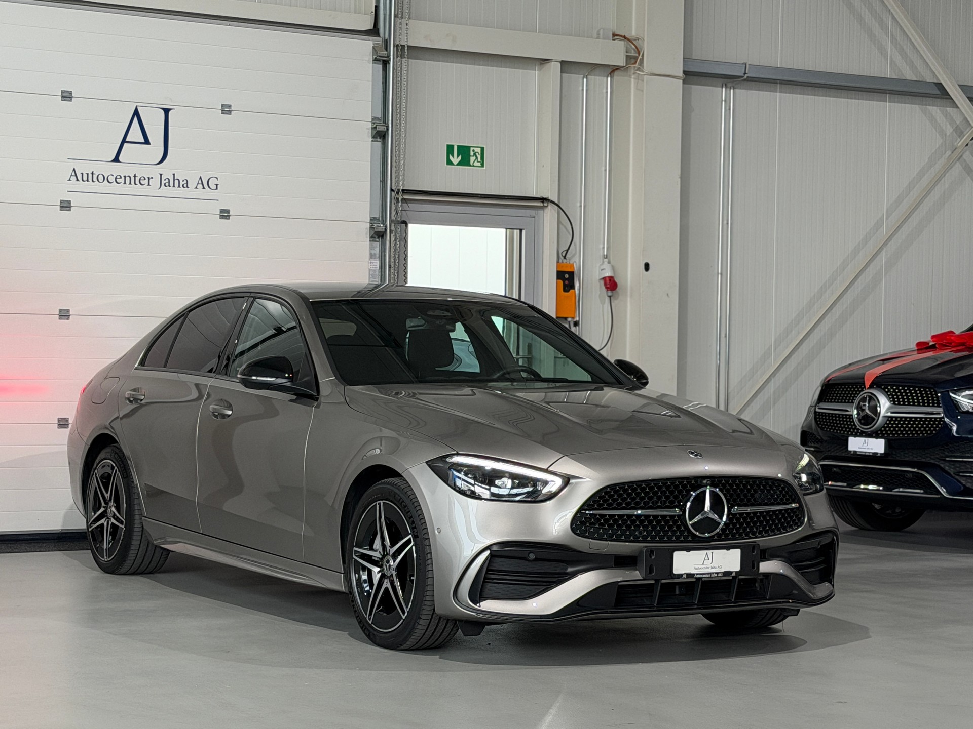 MERCEDES-BENZ C 300e AMG Line inkl. fortlaufende Werksgarantie-image-4