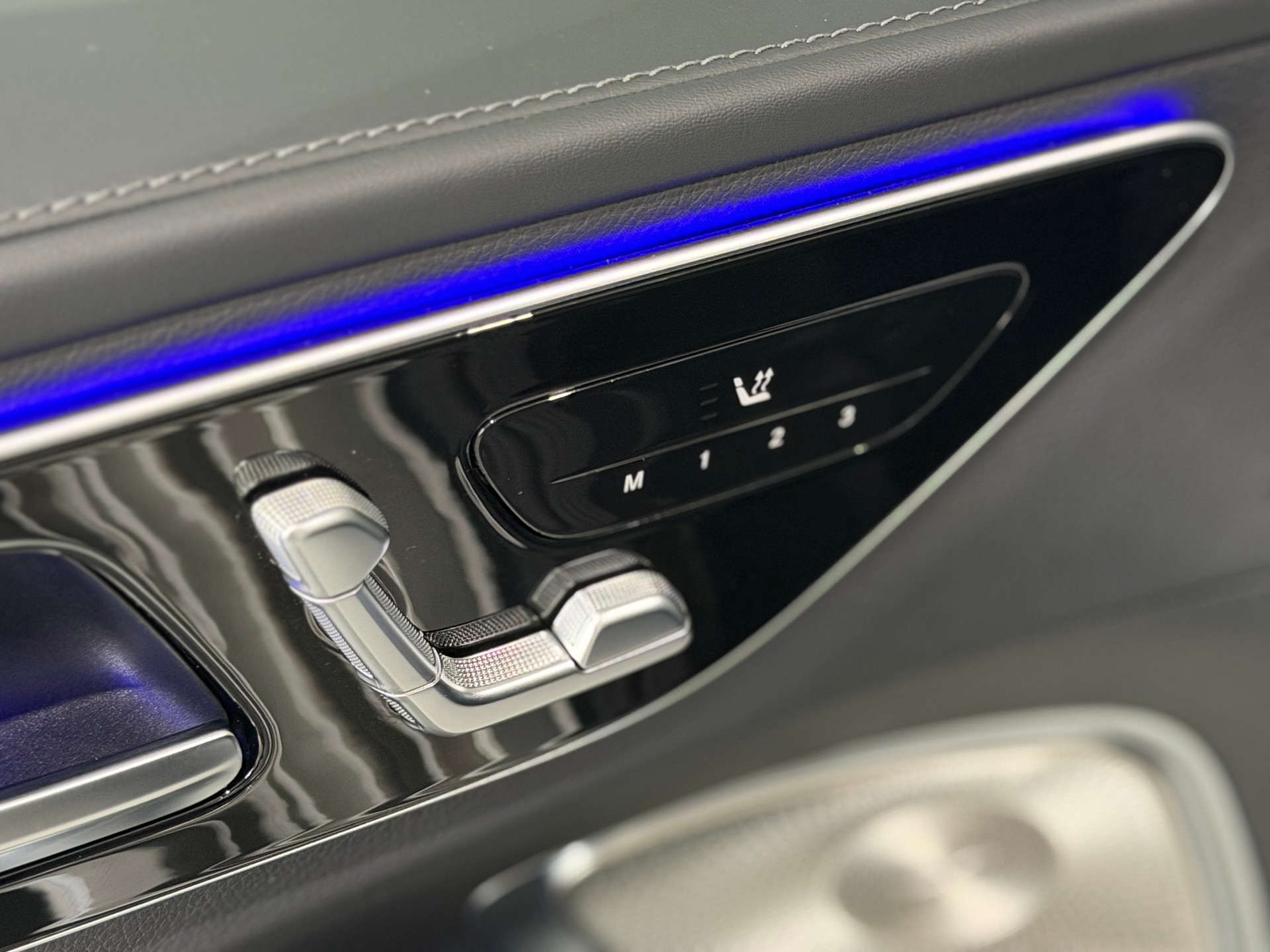 MERCEDES-BENZ C 300e AMG Line inkl. fortlaufende Werksgarantie-image-14