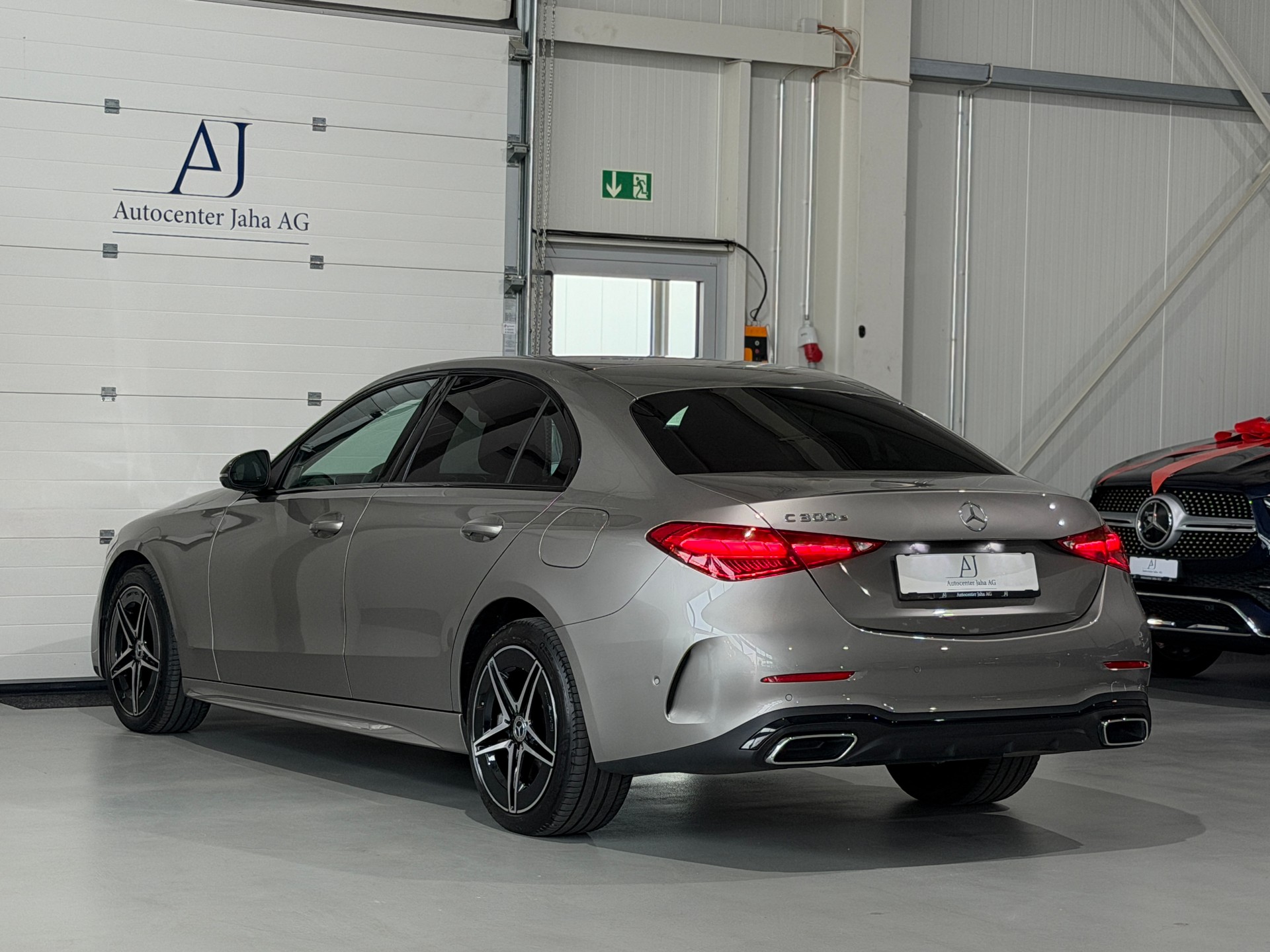 MERCEDES-BENZ C 300e AMG Line inkl. fortlaufende Werksgarantie-image-16