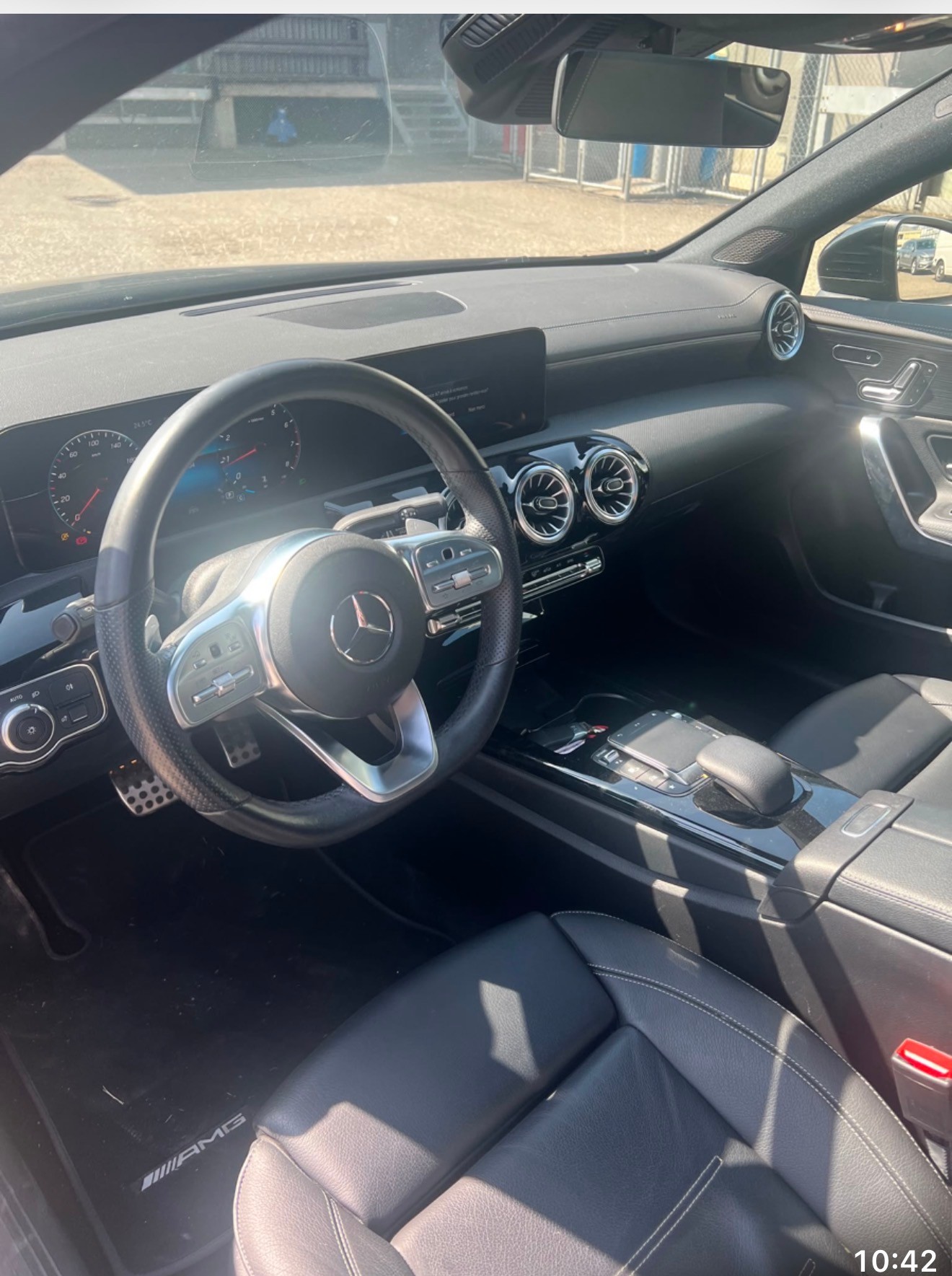MERCEDES-BENZ A 180 AMG Line 7G-DCT-image-9