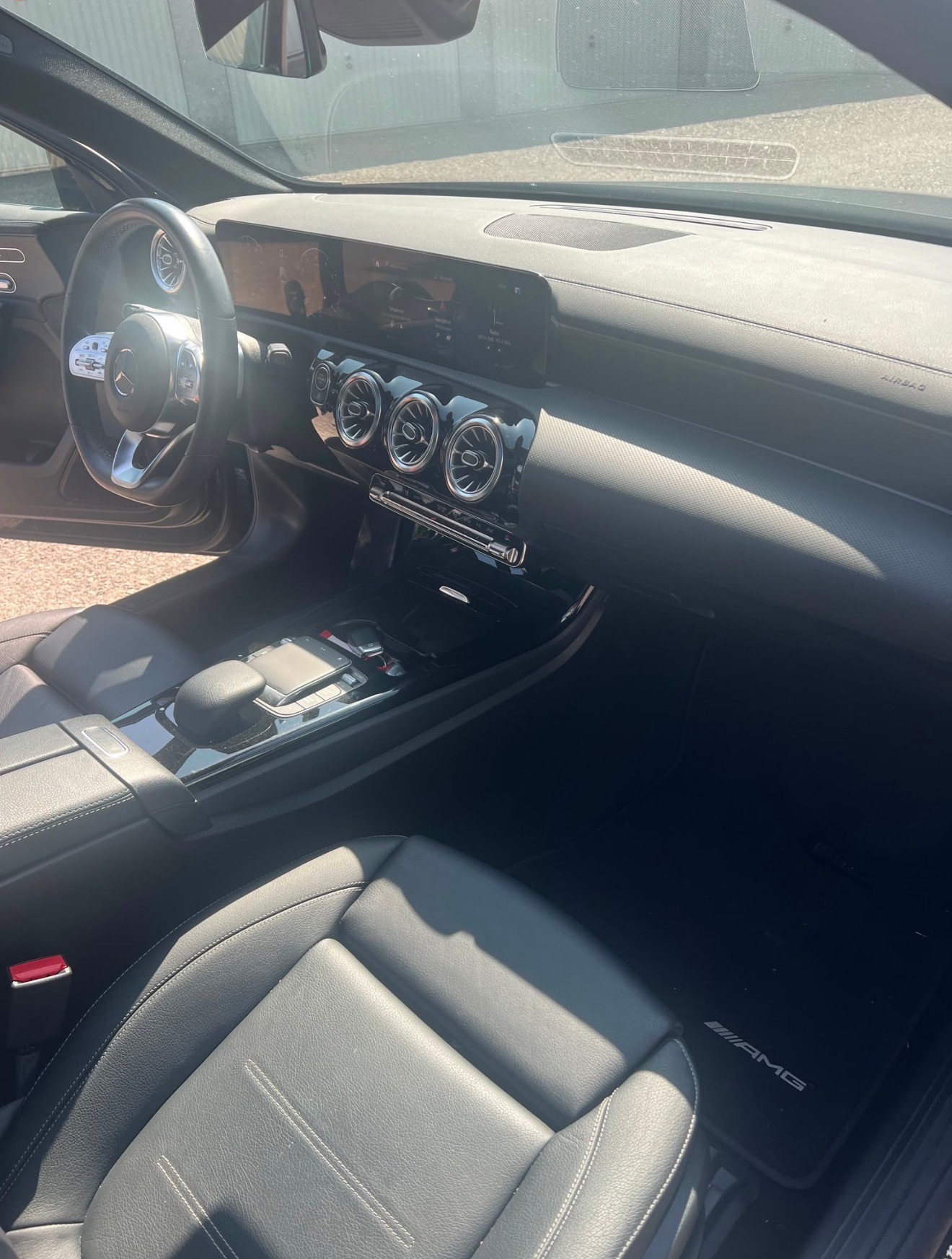 MERCEDES-BENZ A 180 AMG Line 7G-DCT-image-10