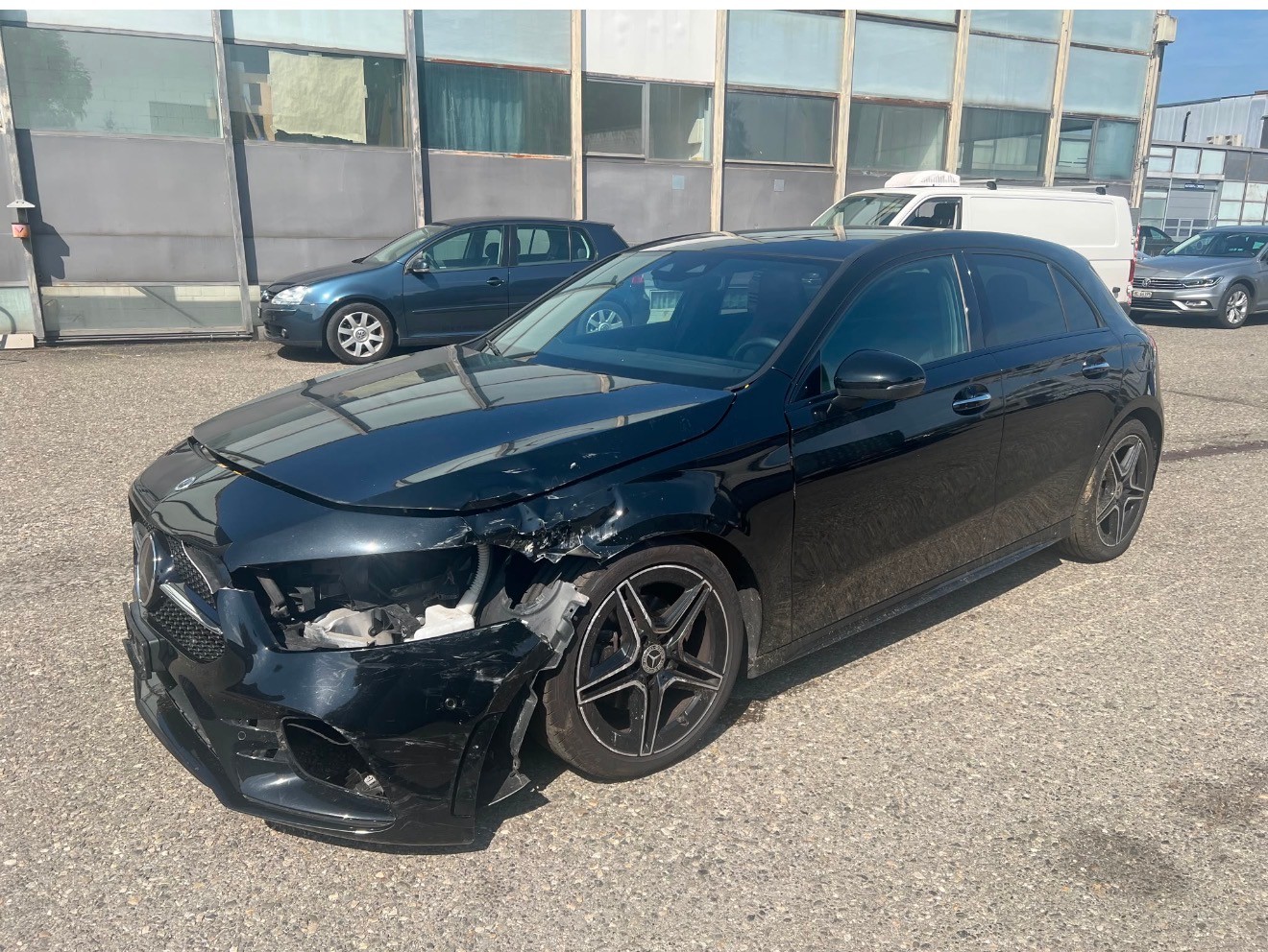 MERCEDES-BENZ A 180 AMG Line 7G-DCT-image-1