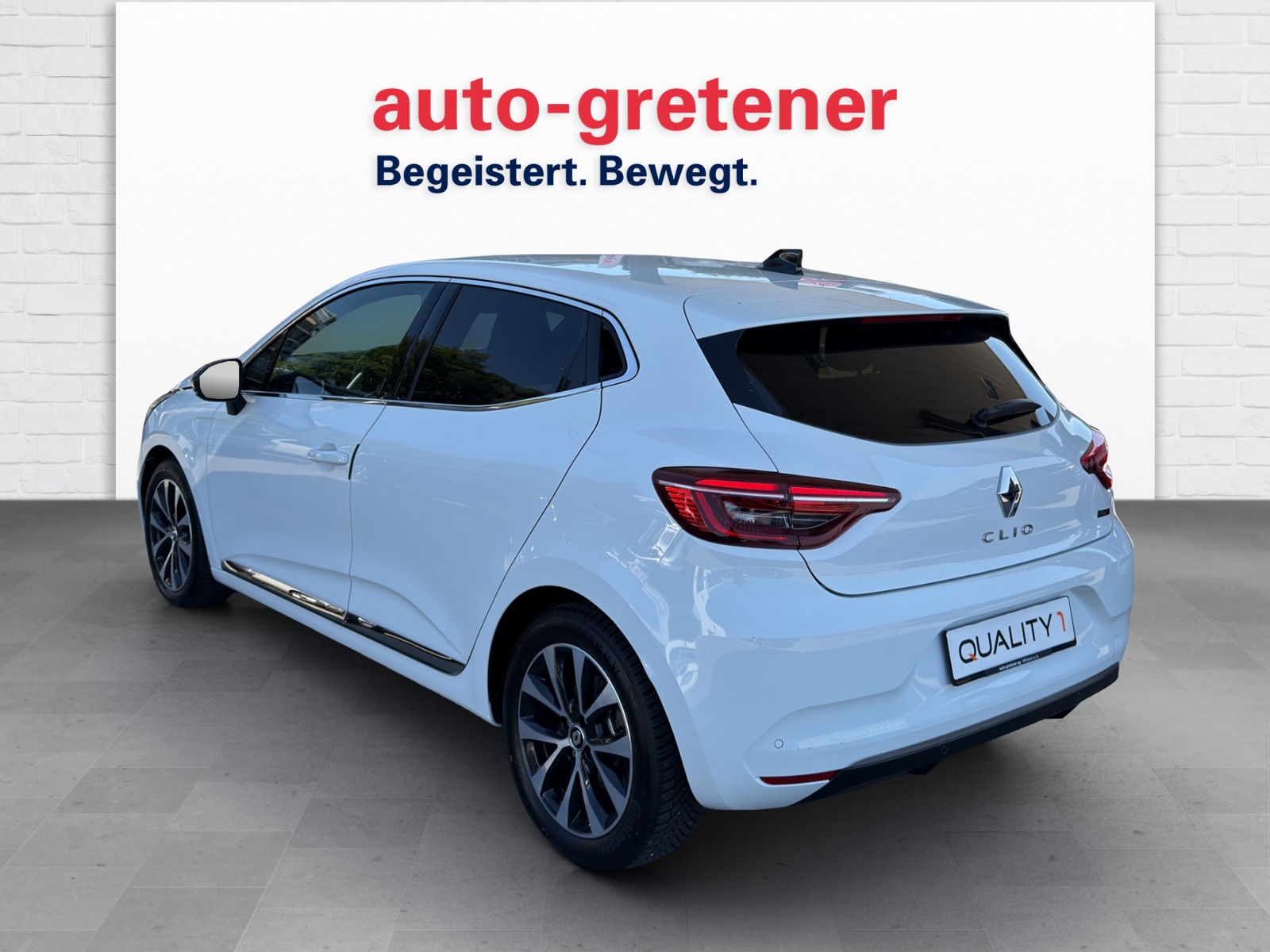 RENAULT Clio 1.6 E-Tech Techno-image-1