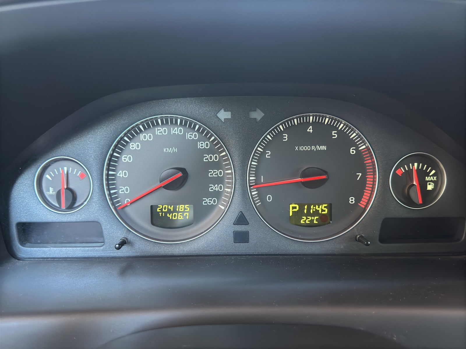 VOLVO V70 2.4 Summum-image-17