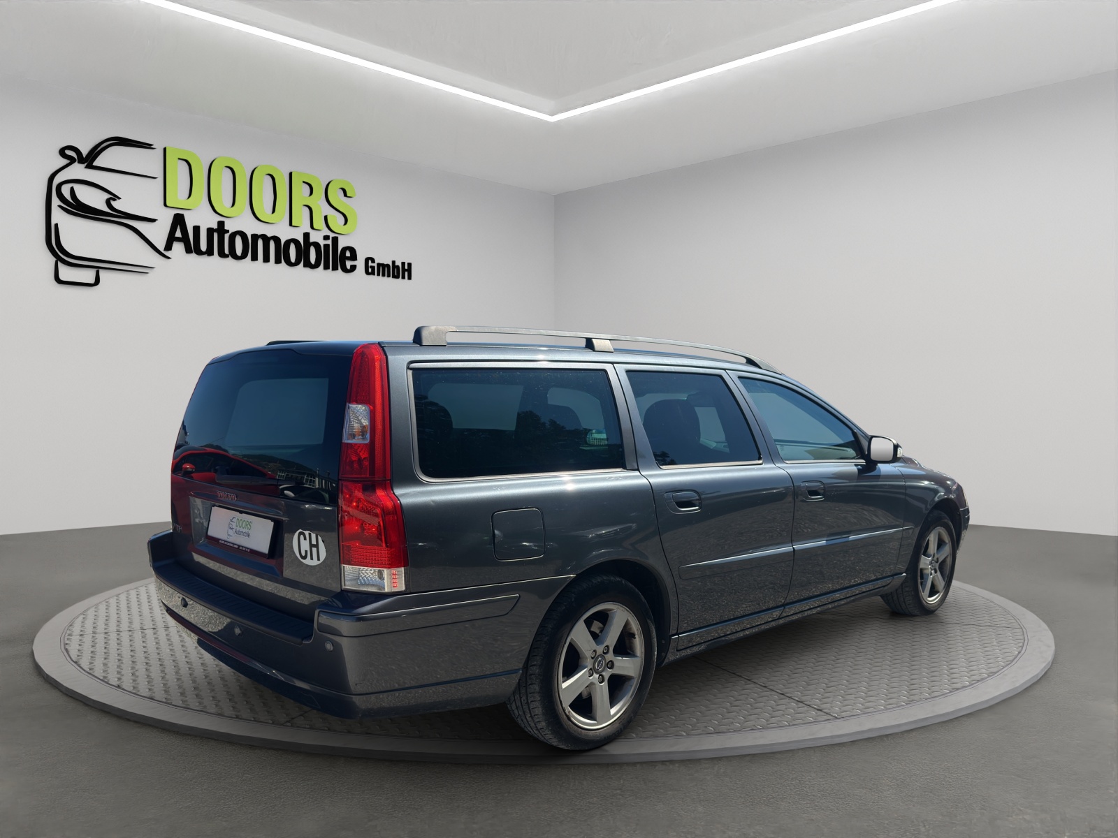 VOLVO V70 2.4 Summum-image-4