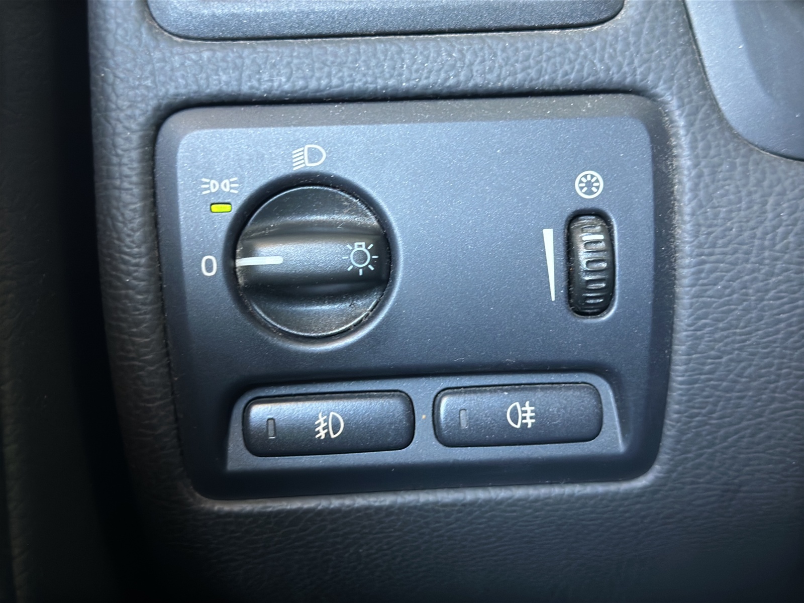 VOLVO V70 2.4 Summum-image-13