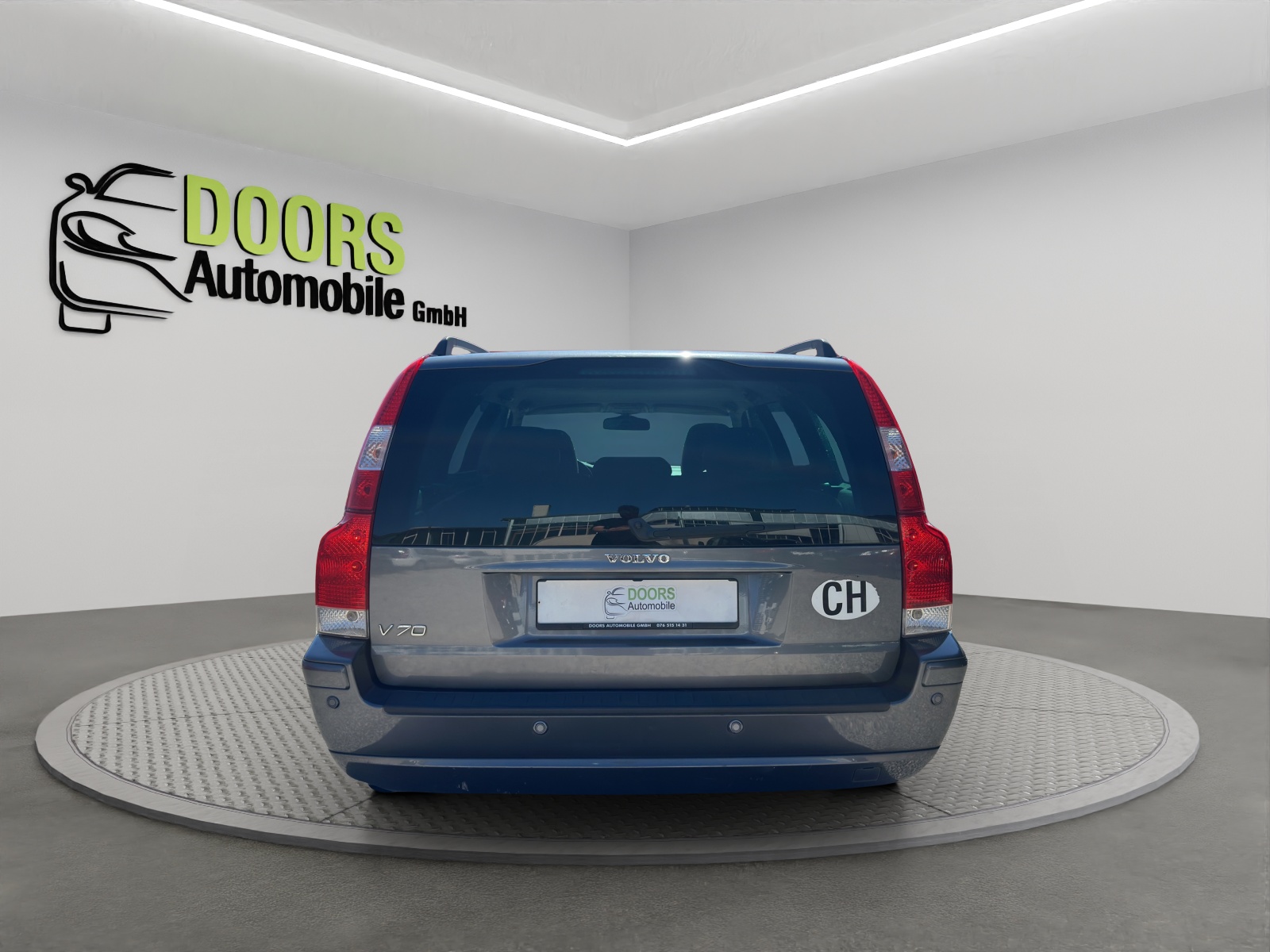 VOLVO V70 2.4 Summum-showroom-element-3