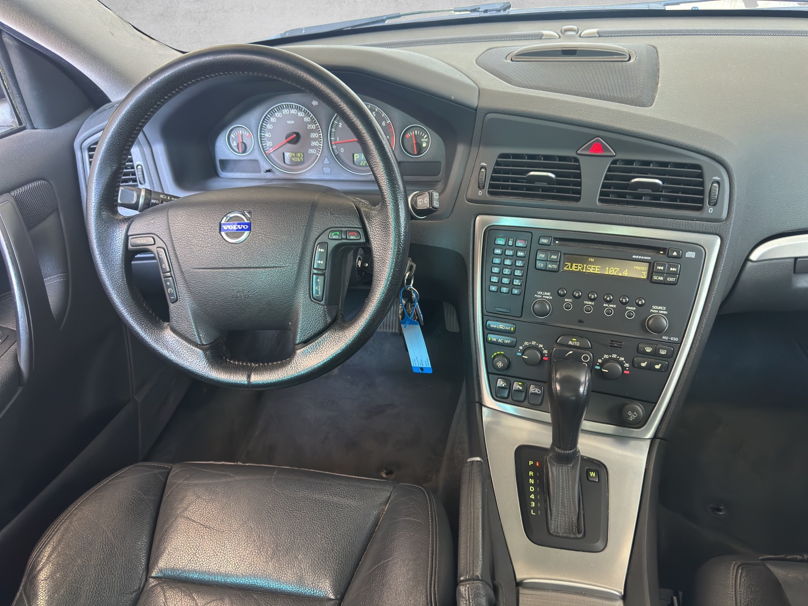 VOLVO V70 2.4 Summum-image-10