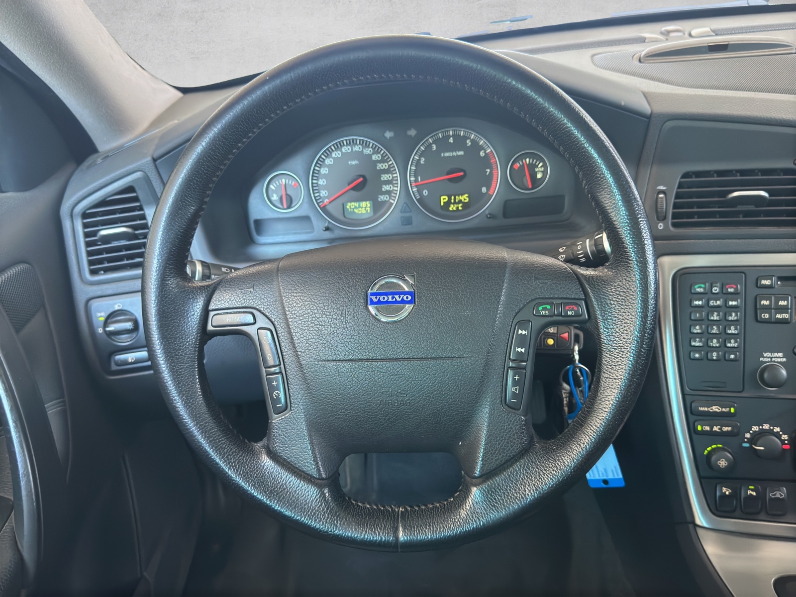 VOLVO V70 2.4 Summum-image-15