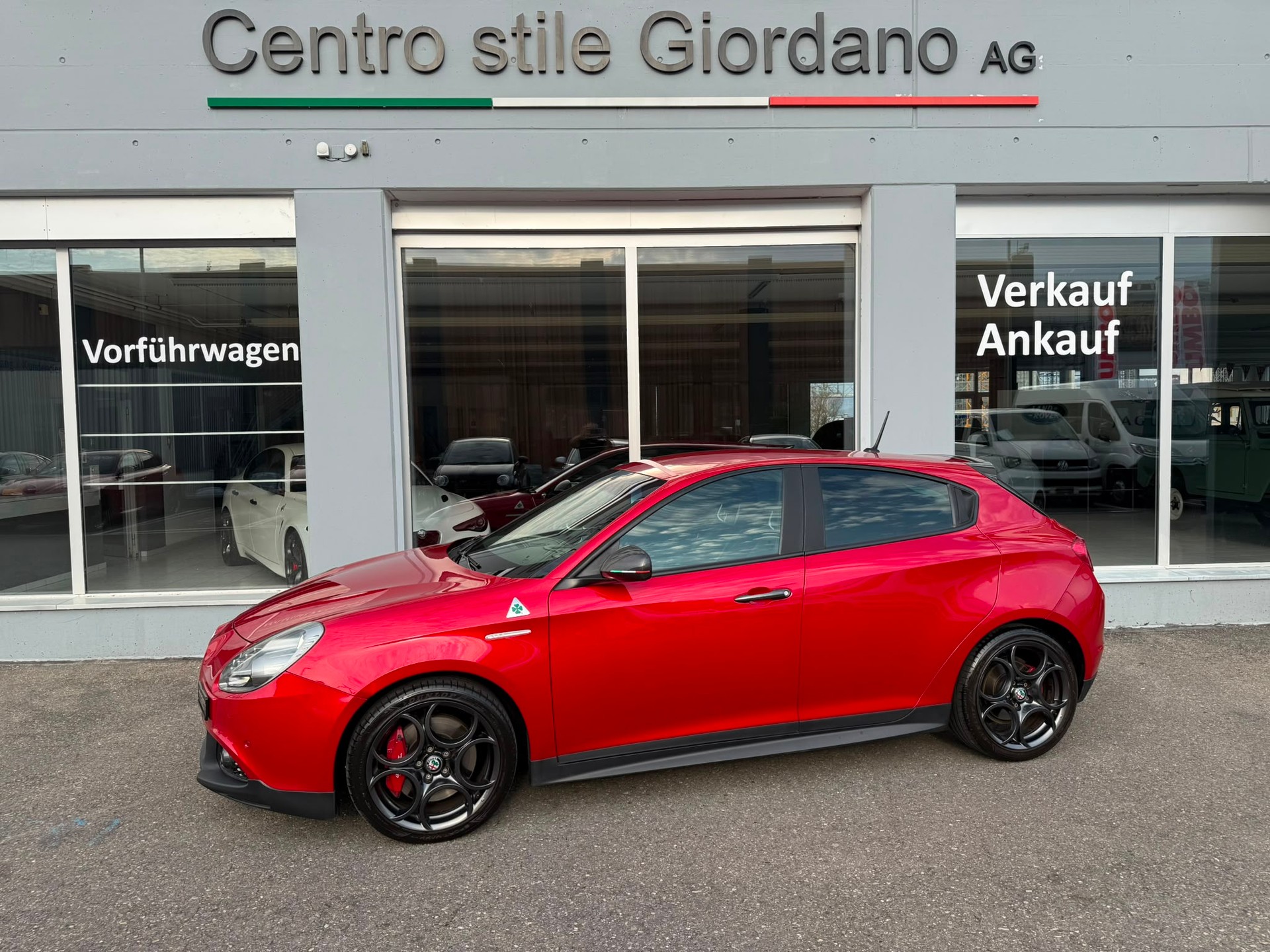 ALFA ROMEO Giulietta 1750 TBi Quadrifoglio Verde TCT-image-1