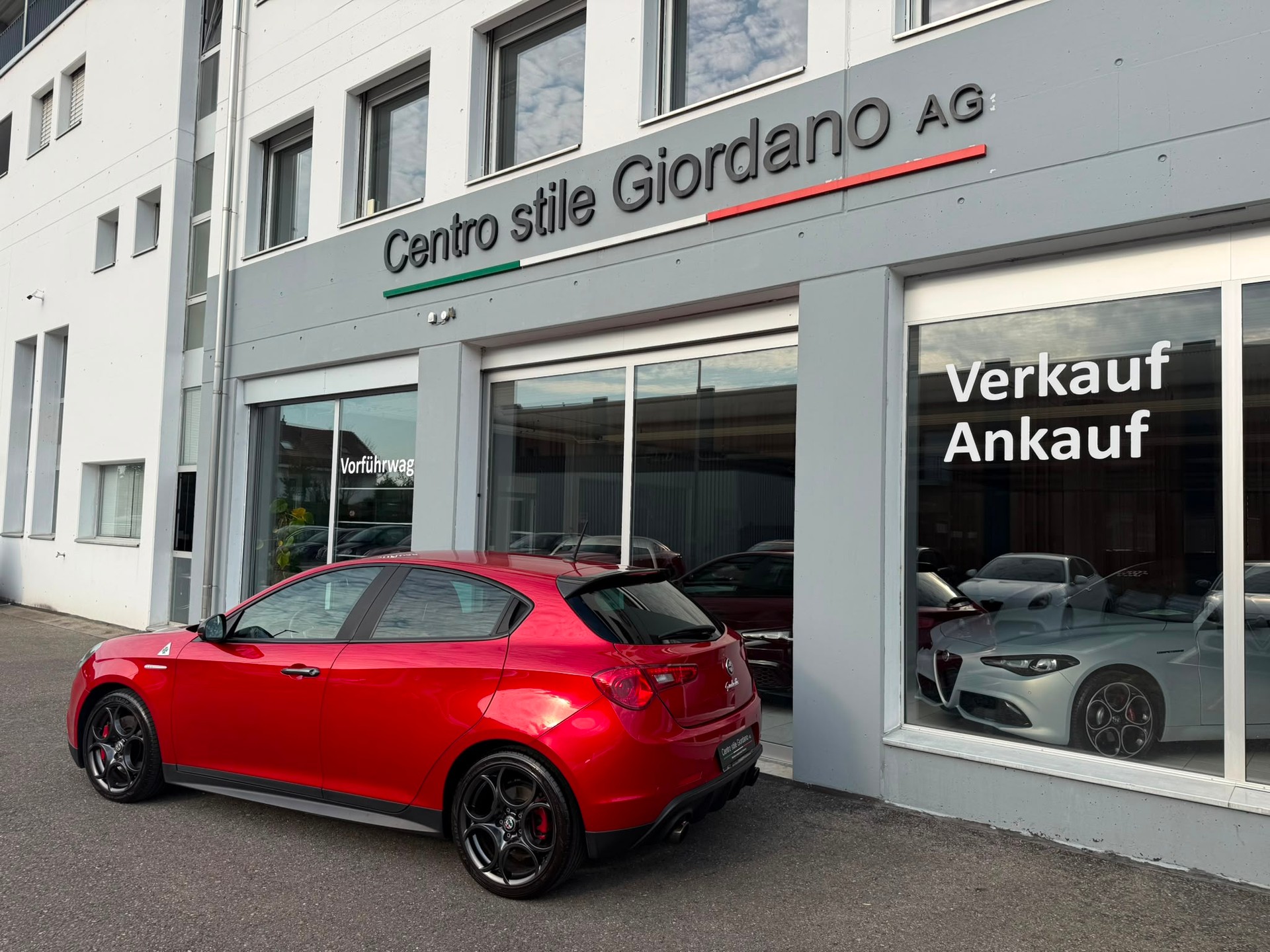ALFA ROMEO Giulietta 1750 TBi Quadrifoglio Verde TCT-image-2