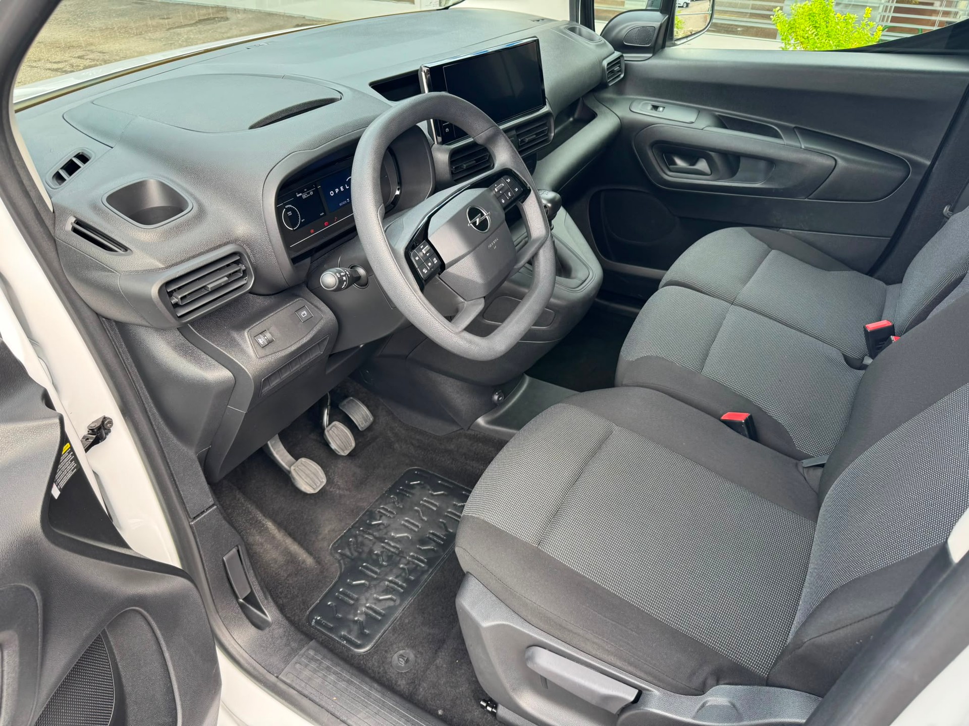 OPEL Combo 1.2 Cargo-showroom-element-1