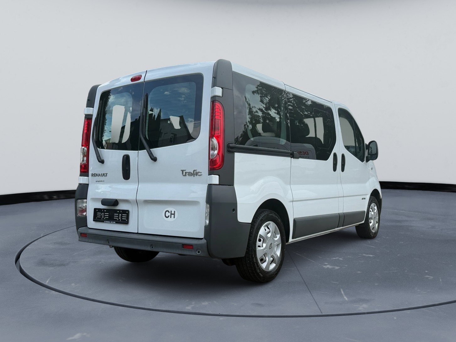 RENAULT Trafic 2.0 dCi Eco 8 Sitzer Grand Passenger Authentique A-image-4