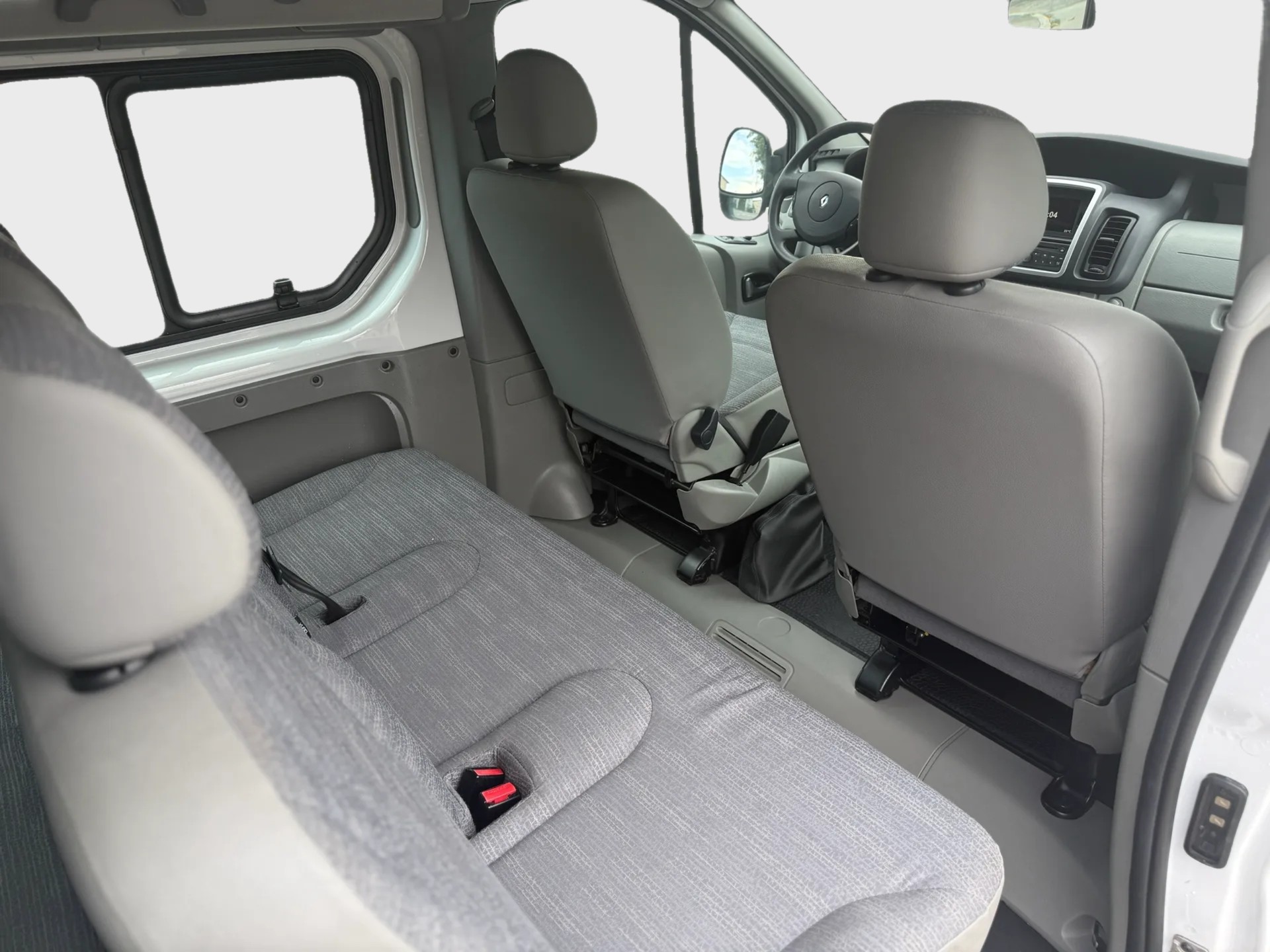 RENAULT Trafic 2.0 dCi Eco 8 Sitzer Grand Passenger Authentique A-image-11