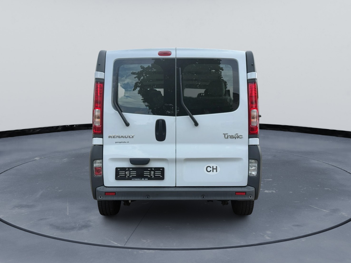 RENAULT Trafic 2.0 dCi Eco 8 Sitzer Grand Passenger Authentique A-image-5